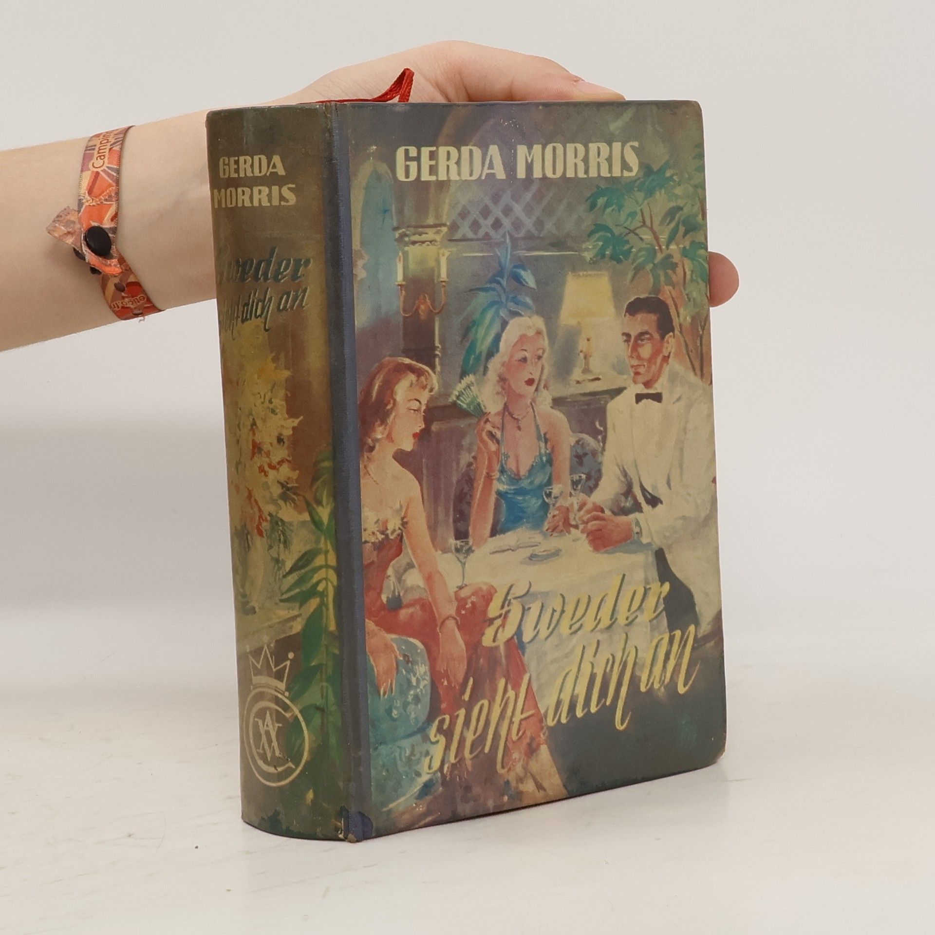 Gerda Morris Sweder sieht dich an