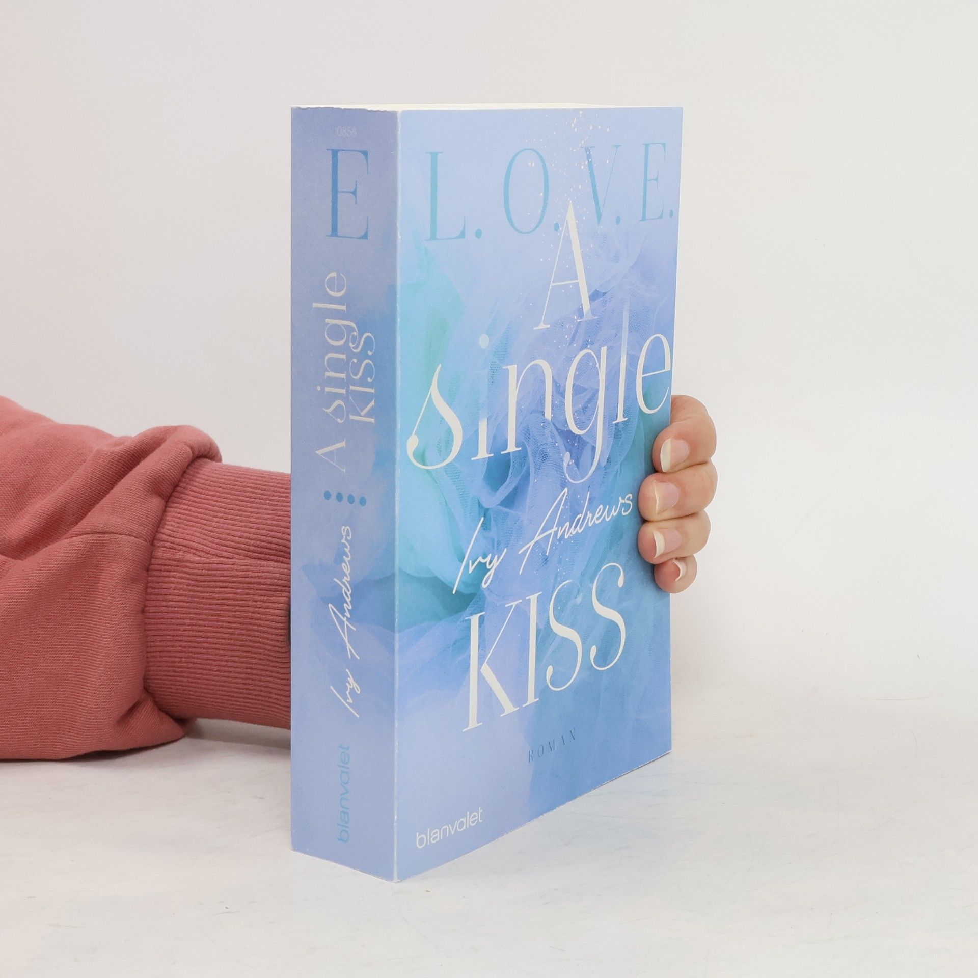 Ivy Andrews L.O.V.E. 4: A single kiss