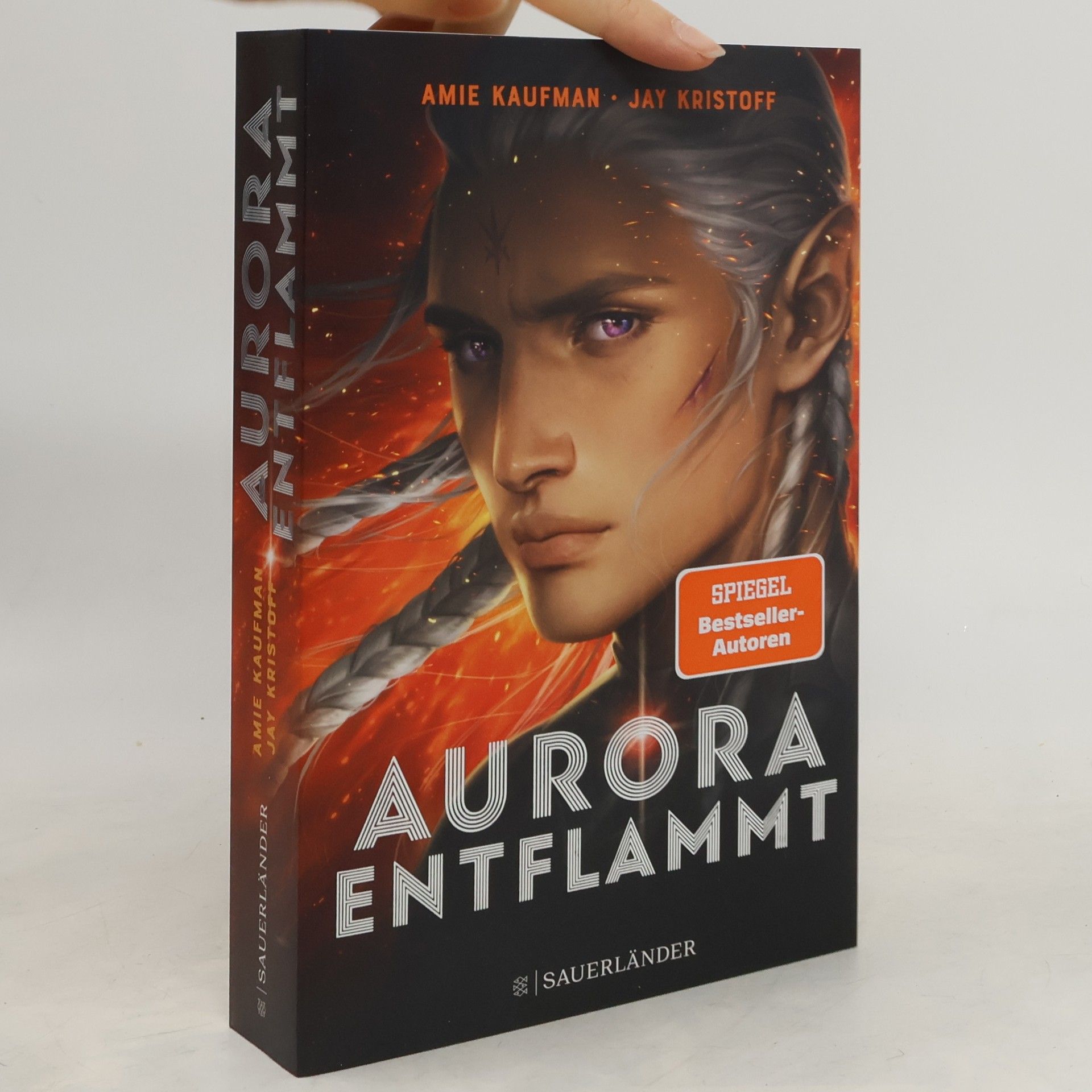 Amie Kaufman Aurora Entflammt