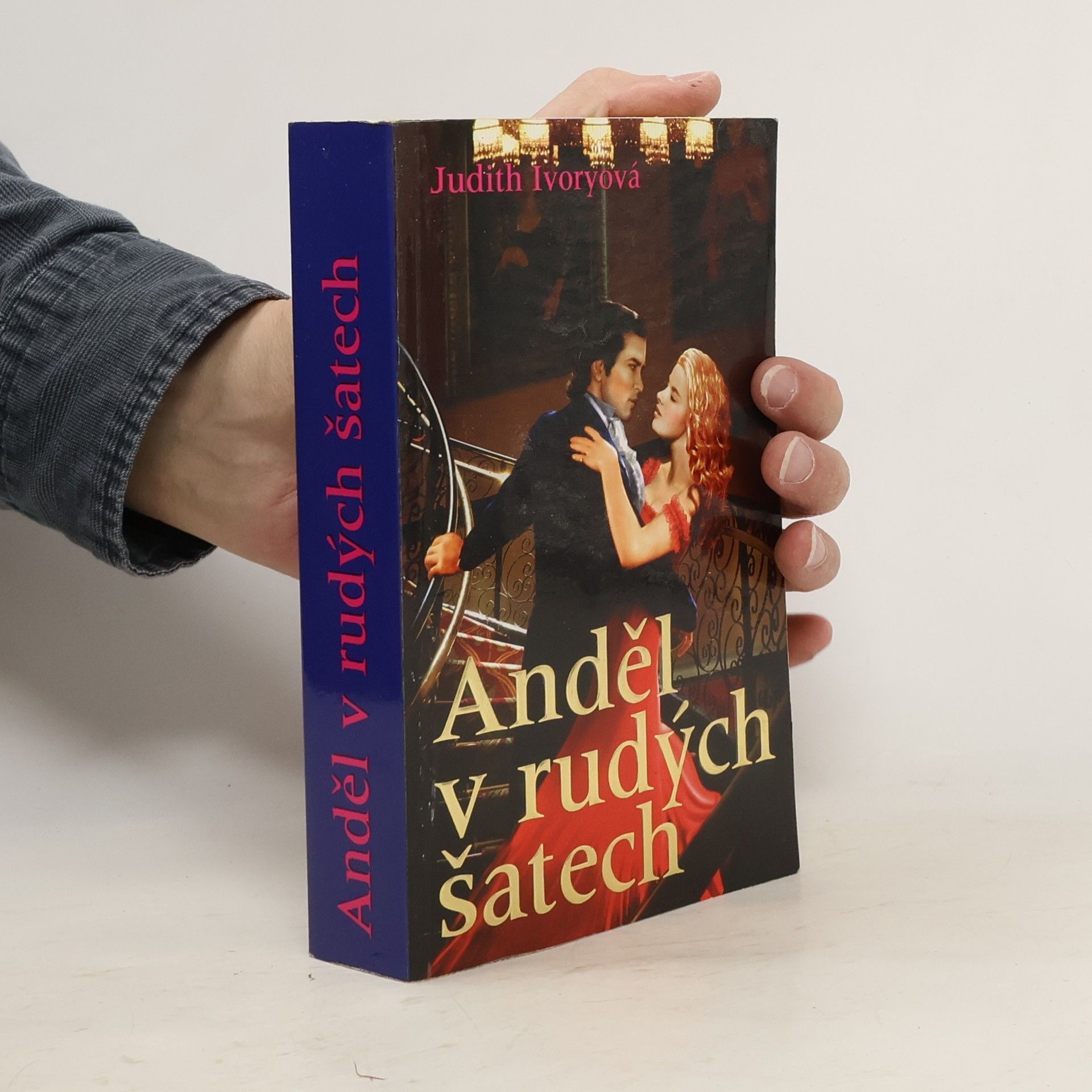 Judith Ivory Anděl v rudých šatech