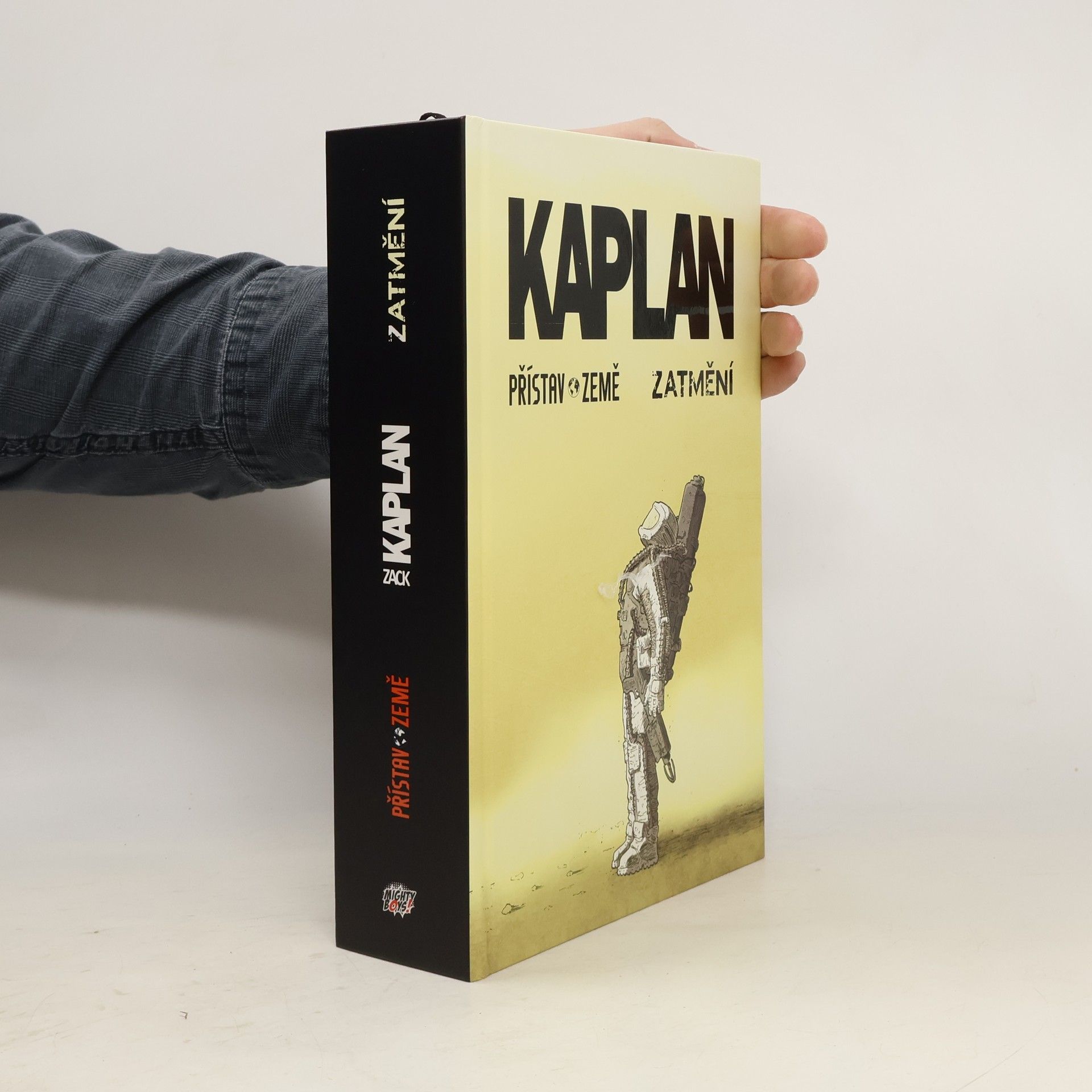 Zack Kaplan Přístav Země / Zatmění