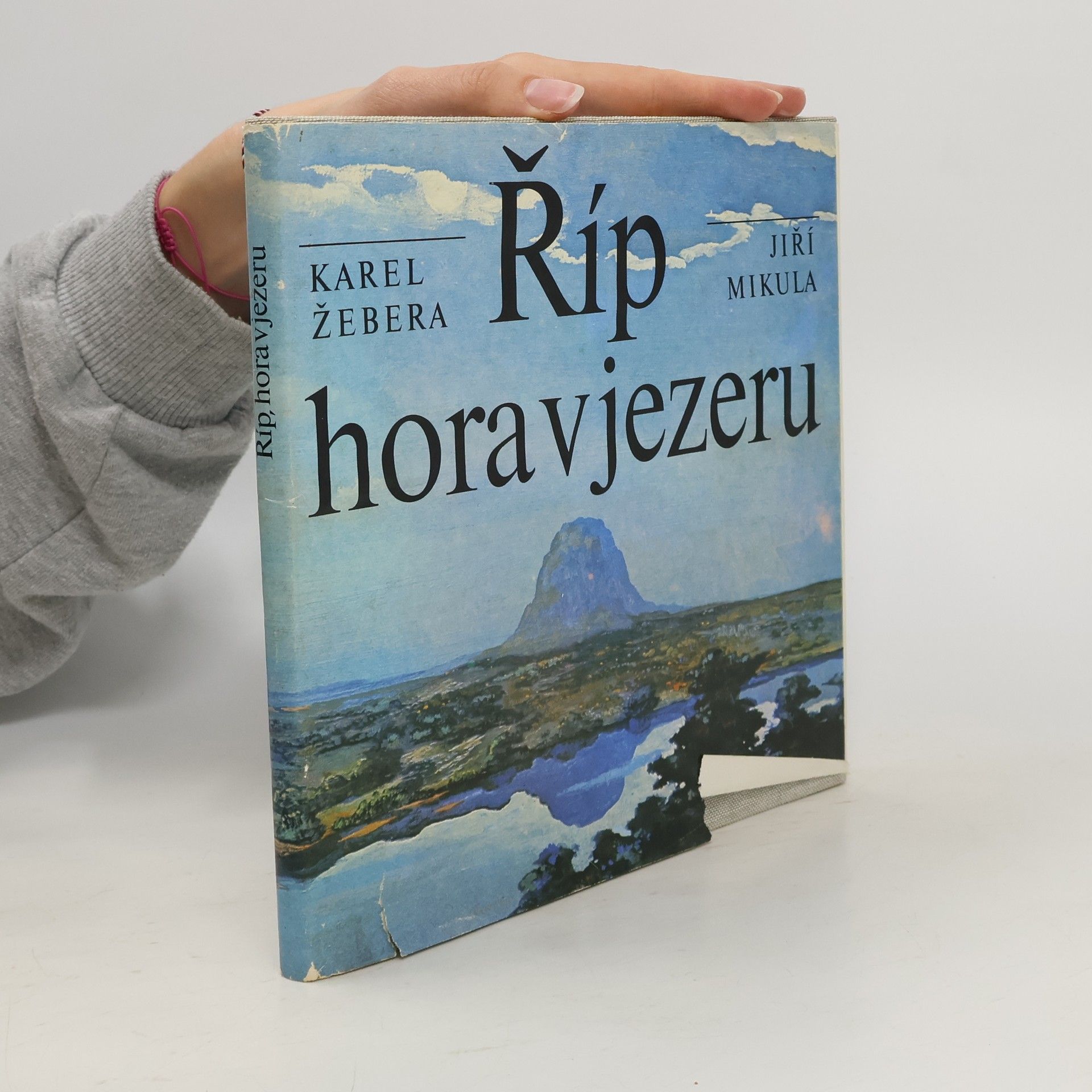 Karel Žebera Říp. Hora v jezeru