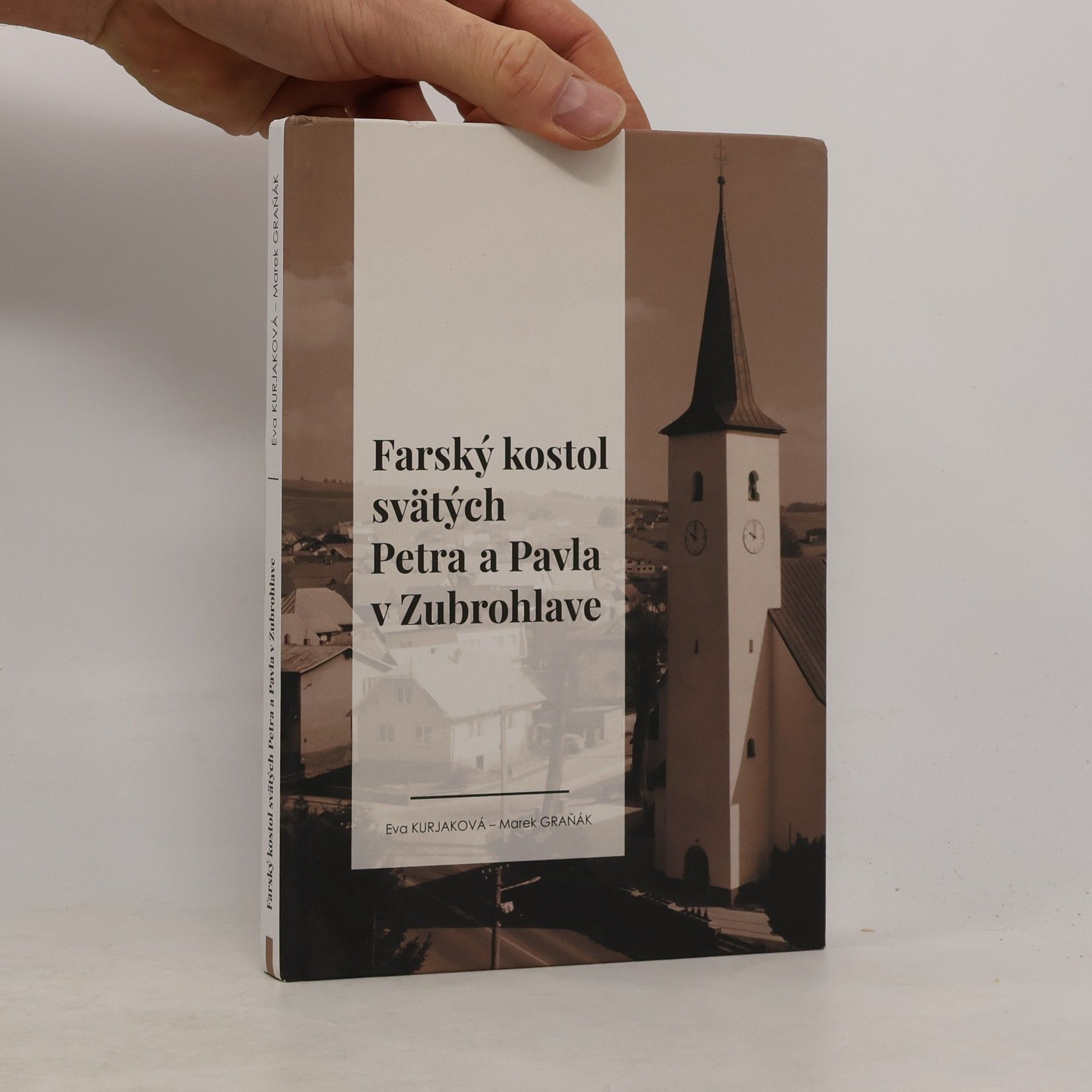 Eva Kurjaková Farský kostol svätých Petra a Pavla v Zubrohlave