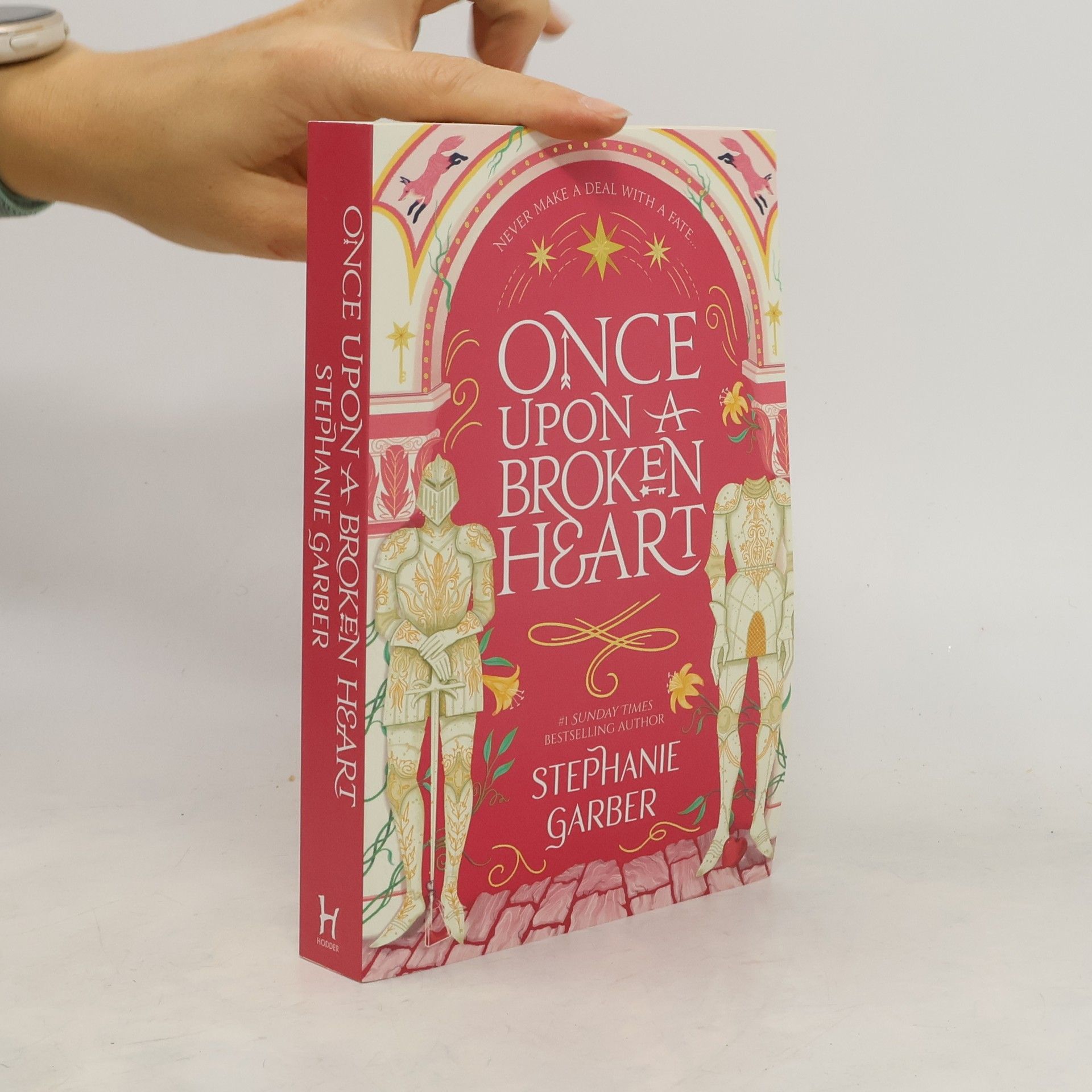 Stephanie Garber Once upon a broken heart