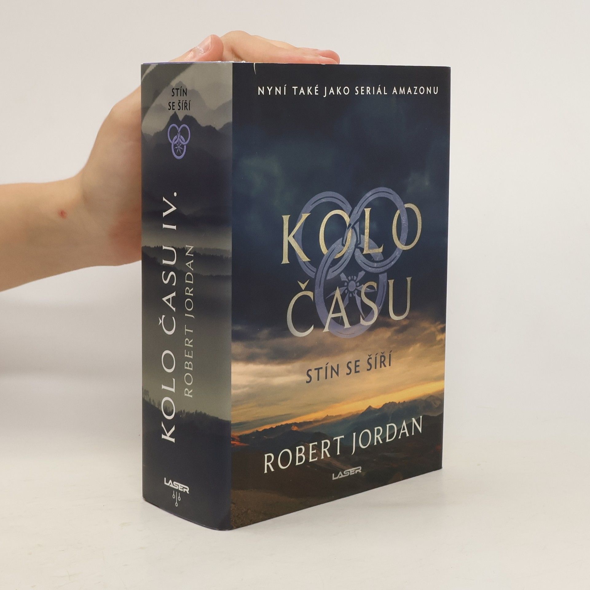 Robert Jordan Kolo času. Stín se šíří