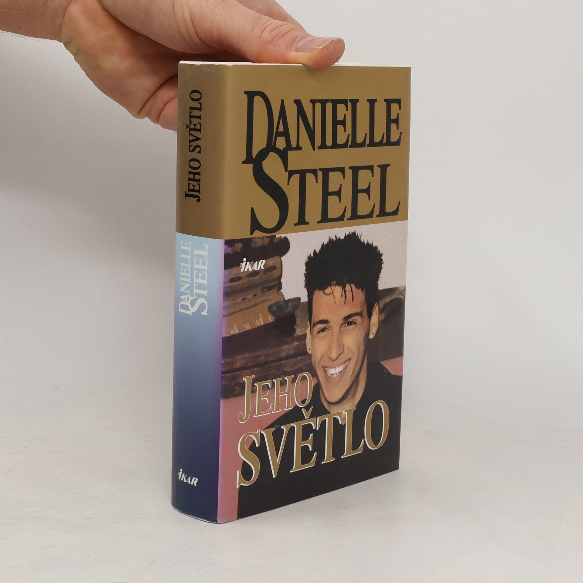Danielle Steel Jeho světlo