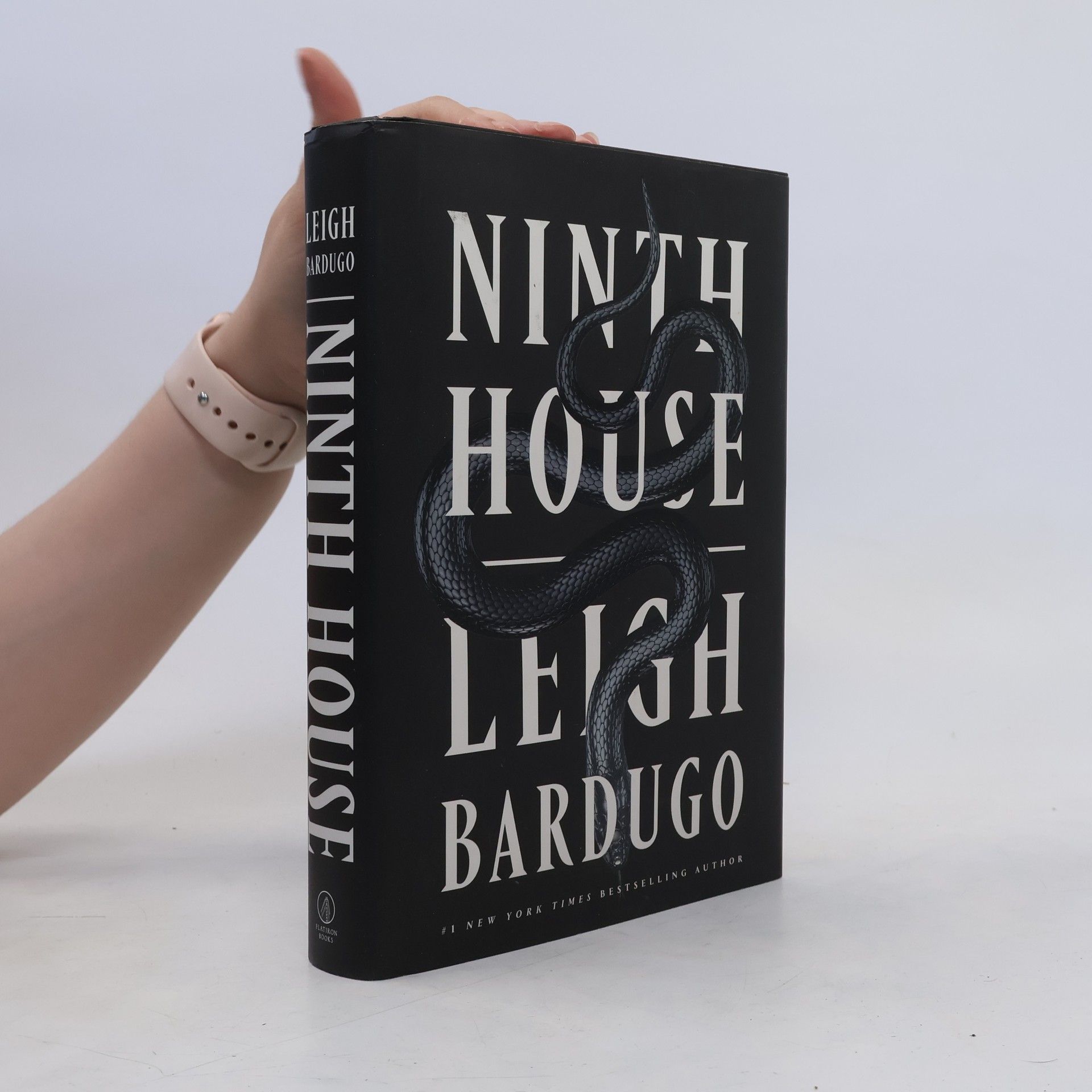 Leigh Bardugo Ninth House
