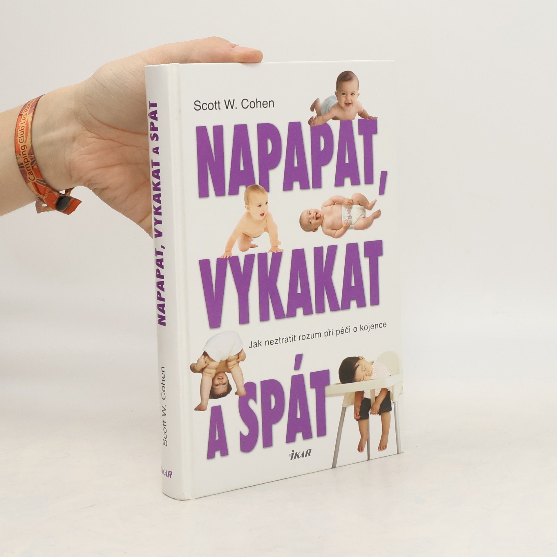 Scott W. Cohen Napapat, vykakat a spát