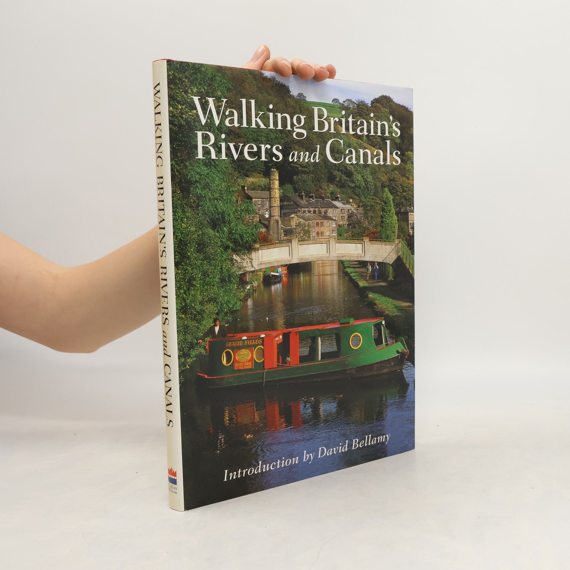 P. Attenbury Walking Britain's Rivers and Canals