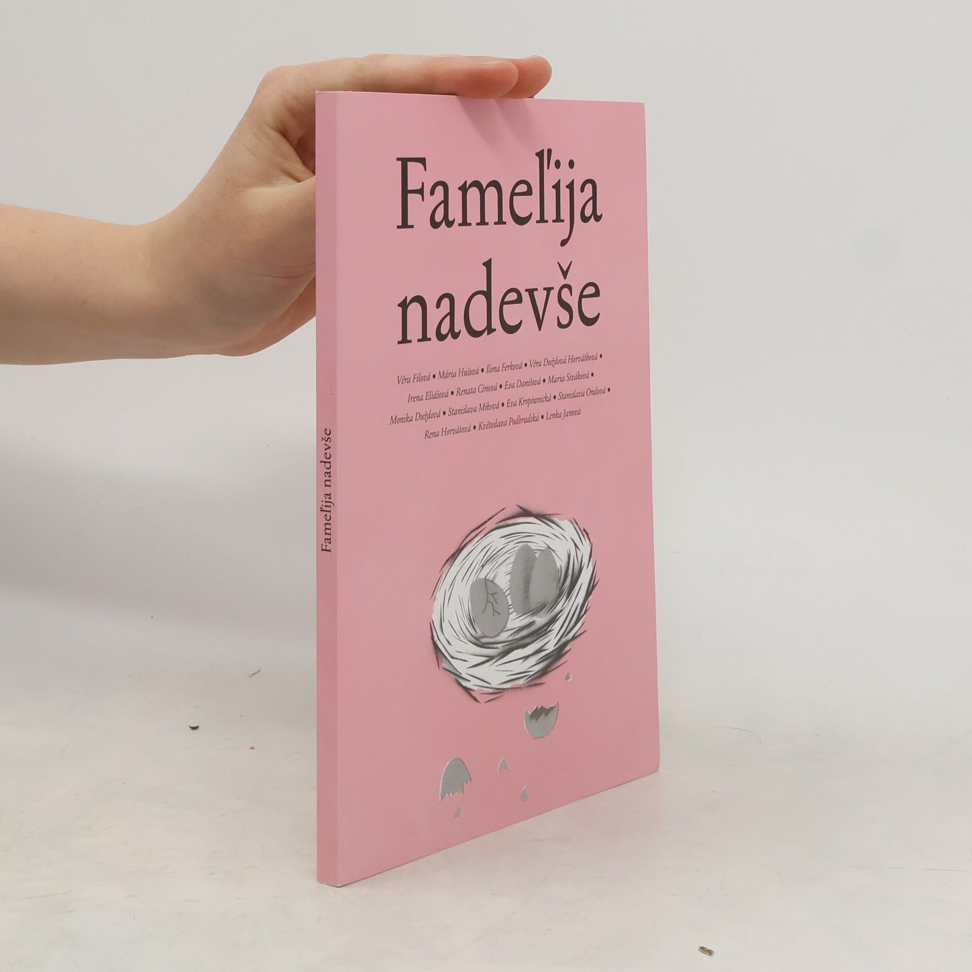 Collectif d'auteurs Fameľija nadevše
