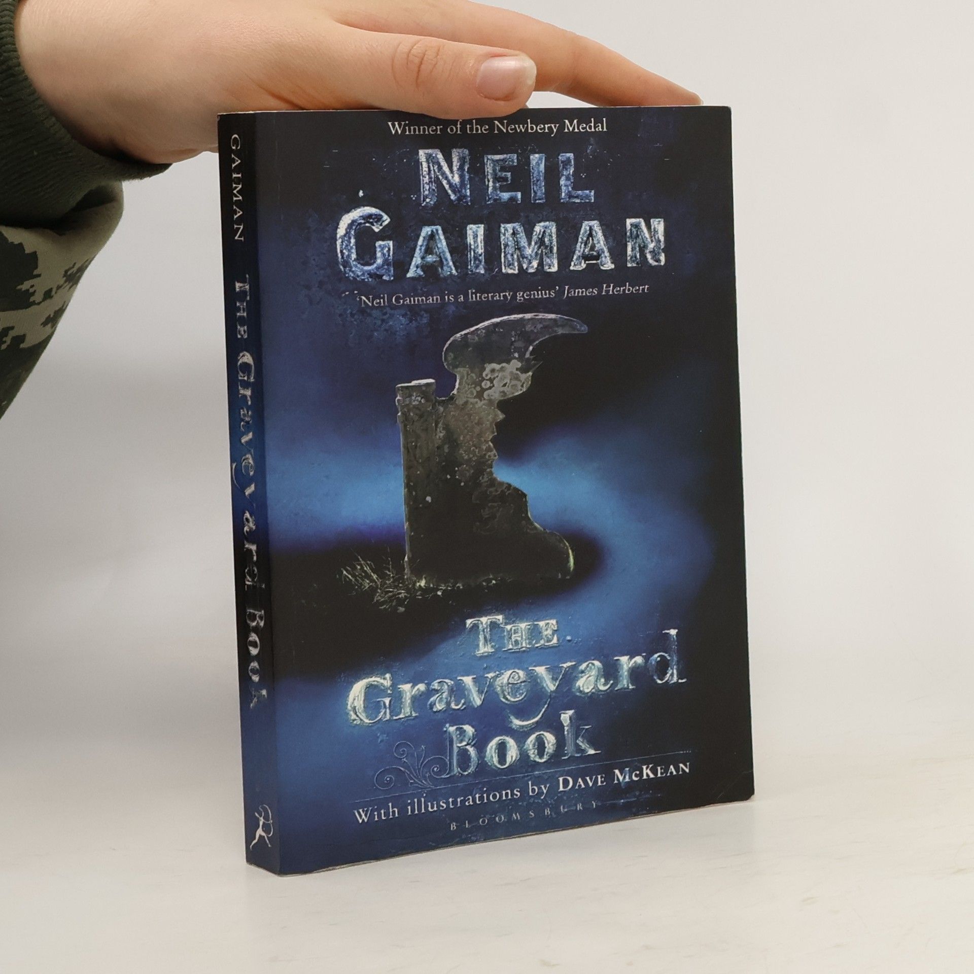 Neil Gaiman The Graveyard Book
