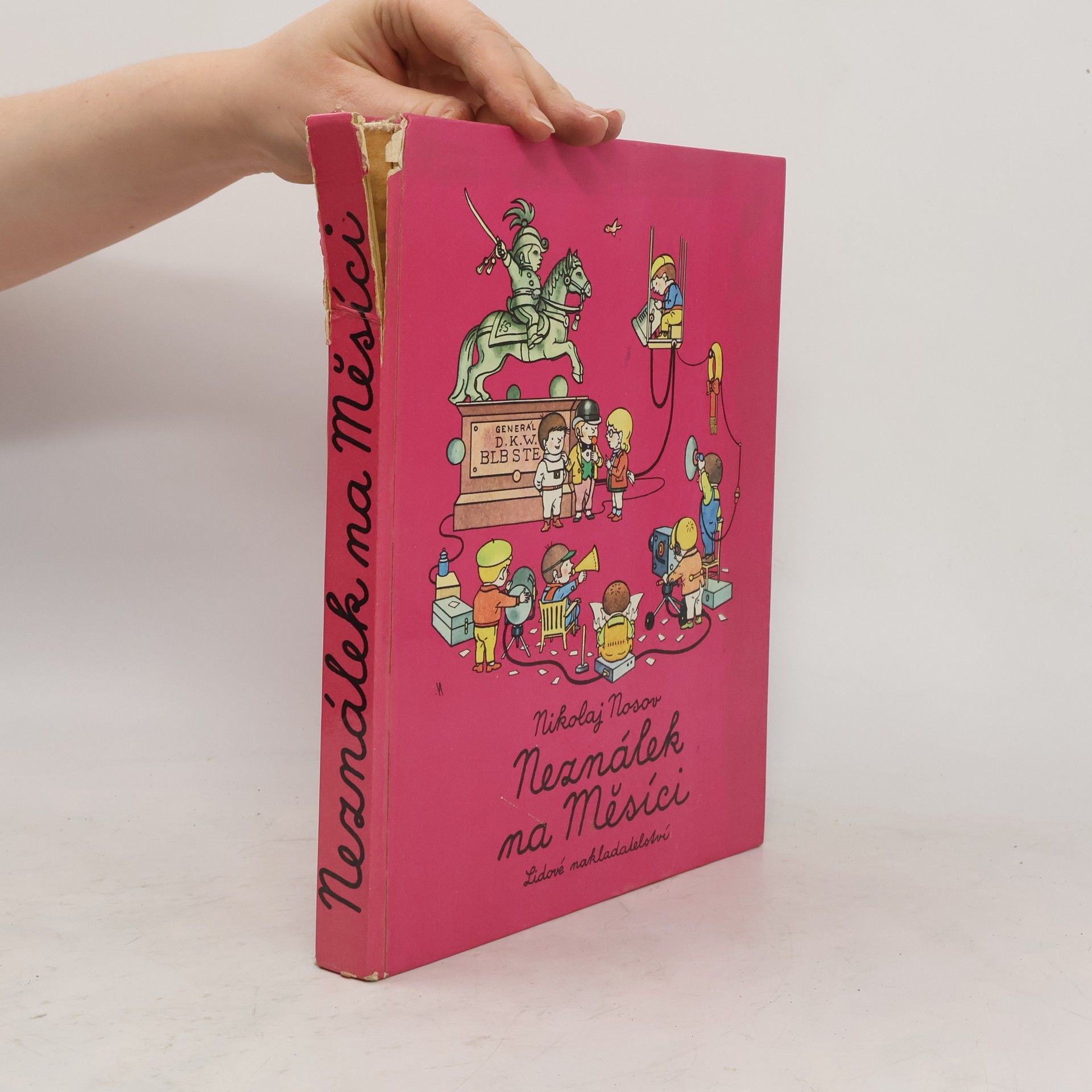 Nikolaj Nosov Neználek na Měsíci