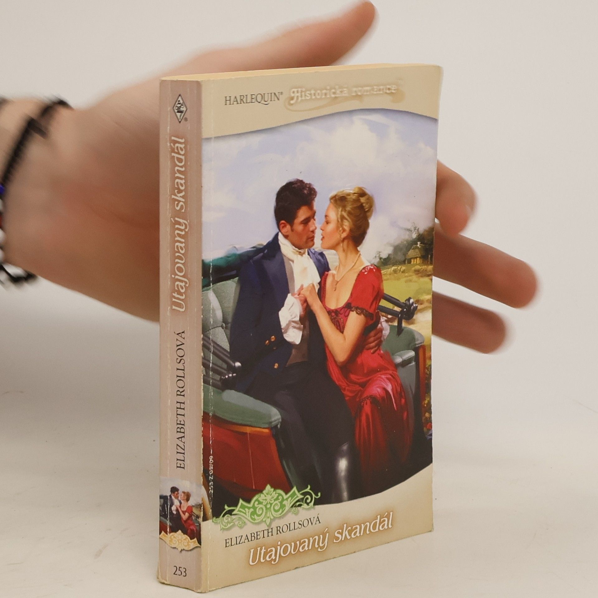 Elizabeth Rolls Utajovaný skandál