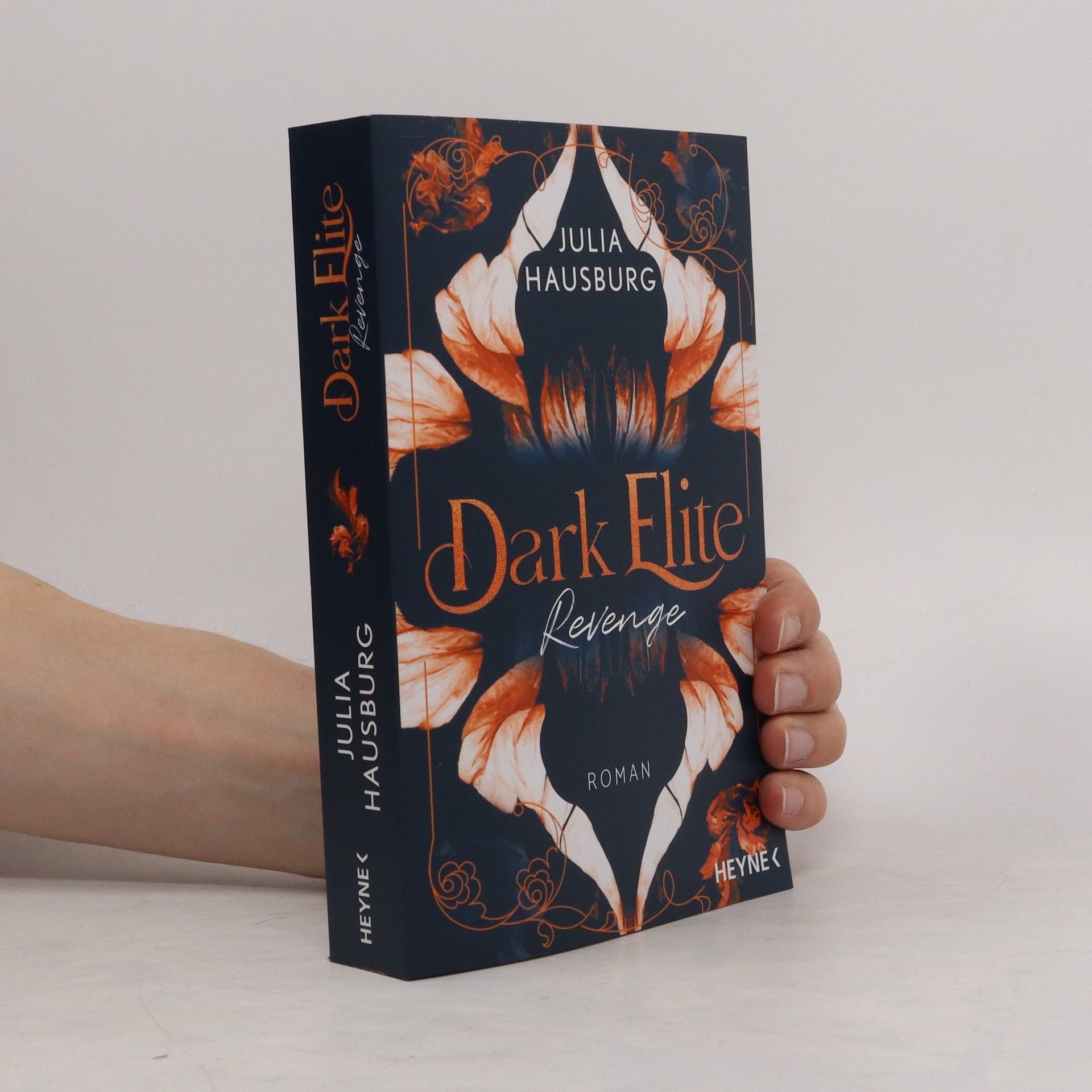 Julia Hausburg Dark Elite – Revenge