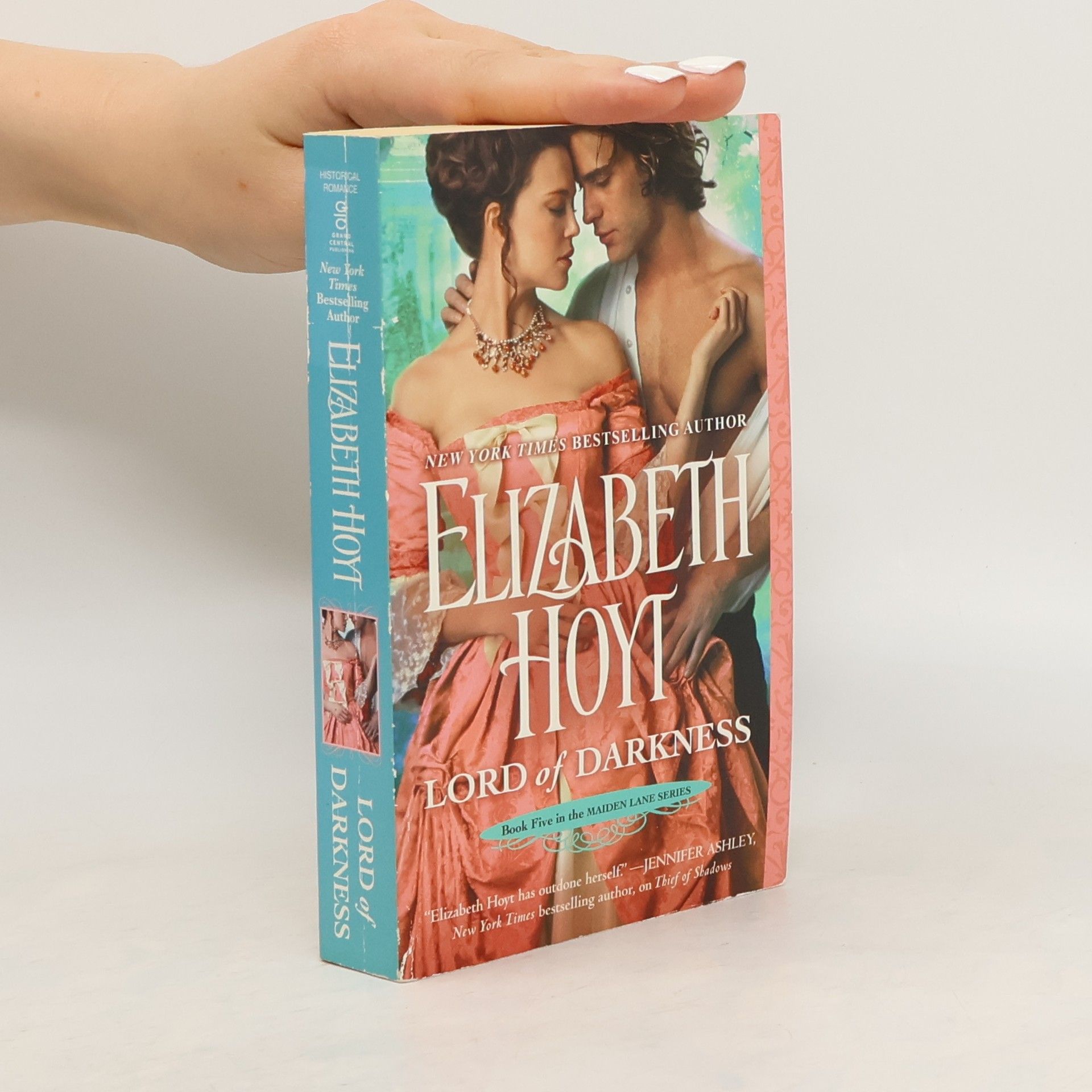 Elizabeth Hoyt Lord of Darkness