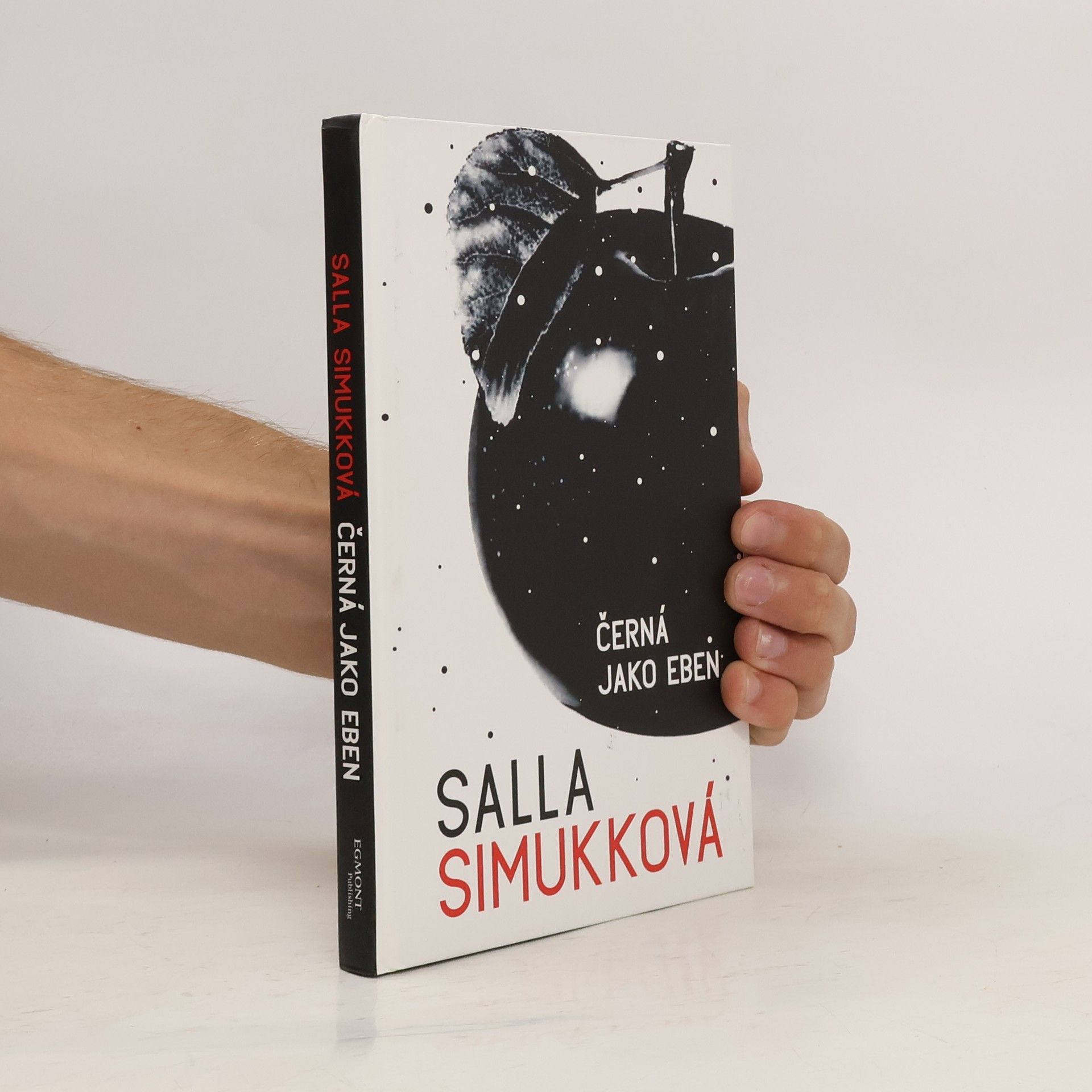 Salla Simukka Černá jako eben