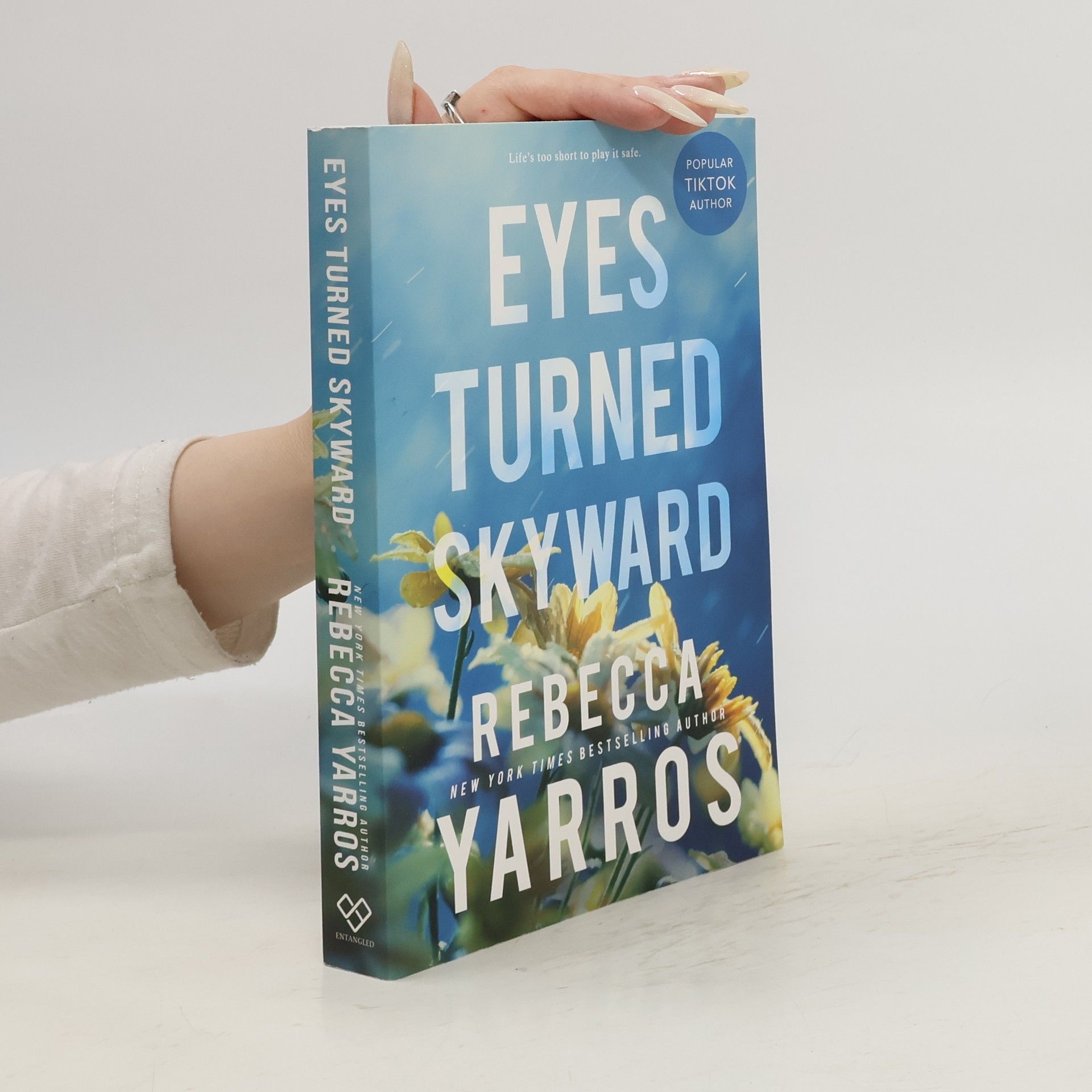 Rebecca Yarros Eyes Turned Skyward