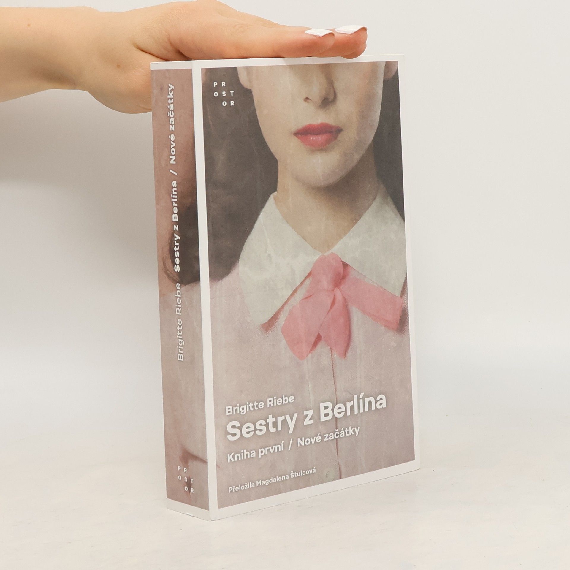 Brigitte Riebe Sestry z Berlína. Kniha první, Nové začátky