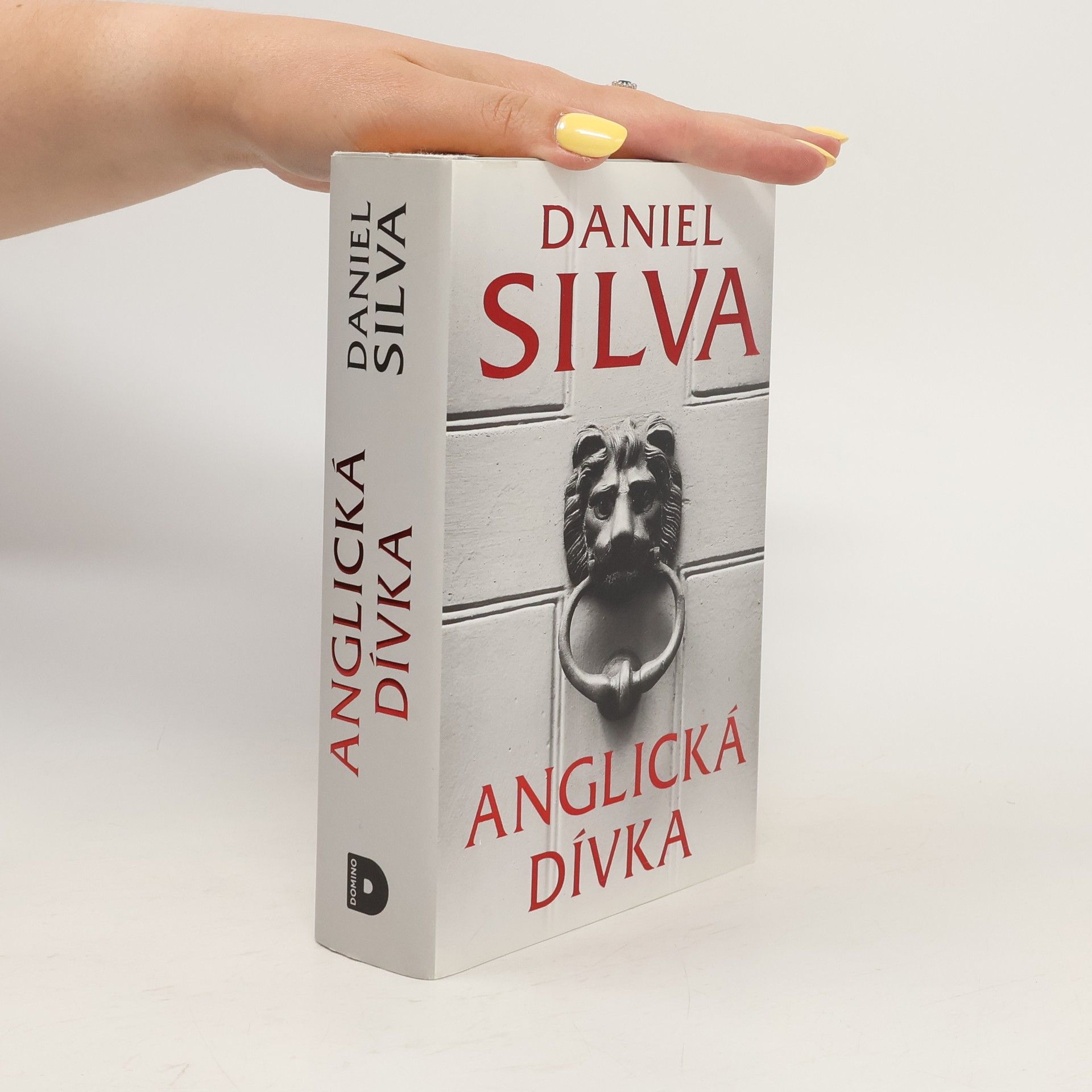 Daniel Silva Anglická dívka