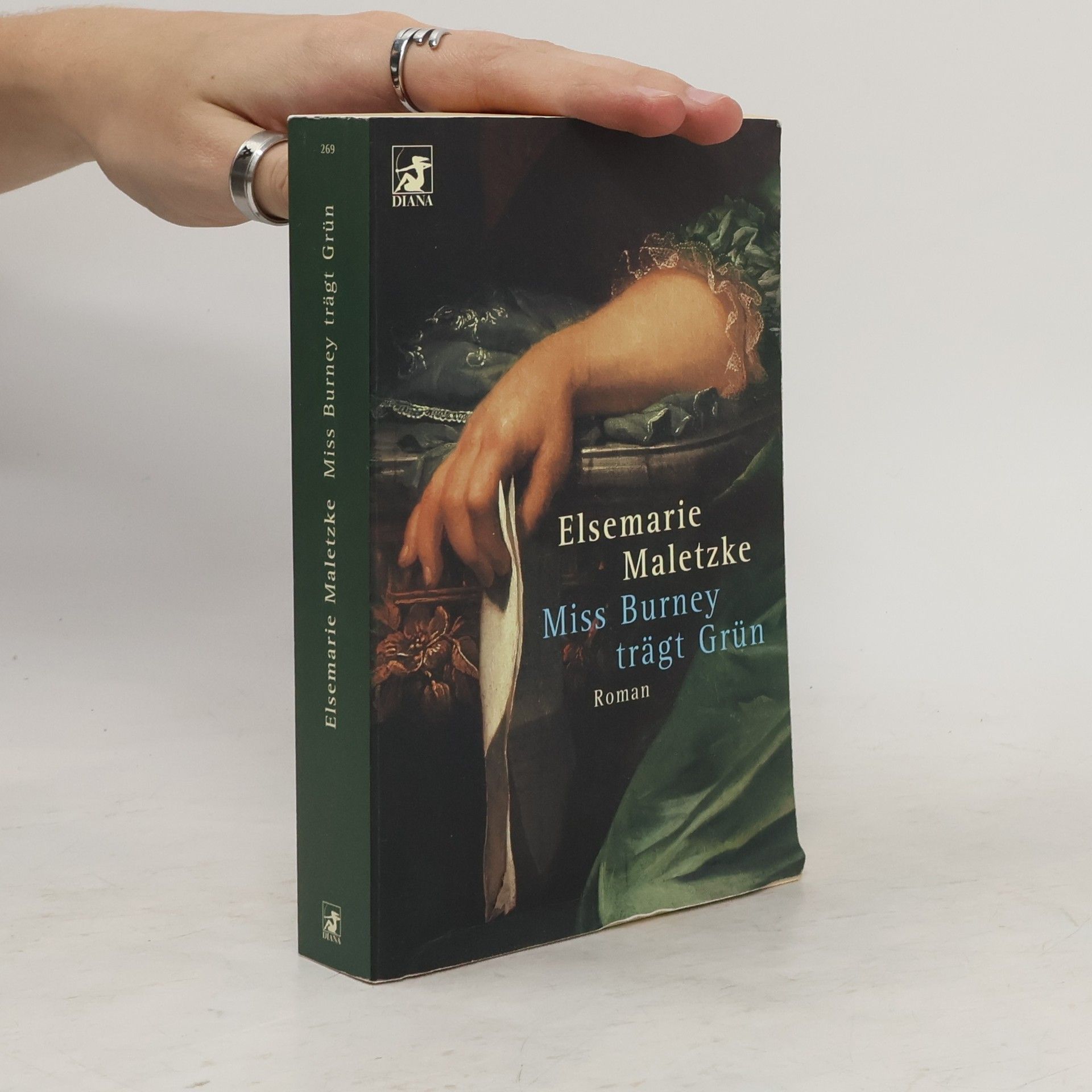 Elsemarie Maletzke Miss Burney trägt Grün