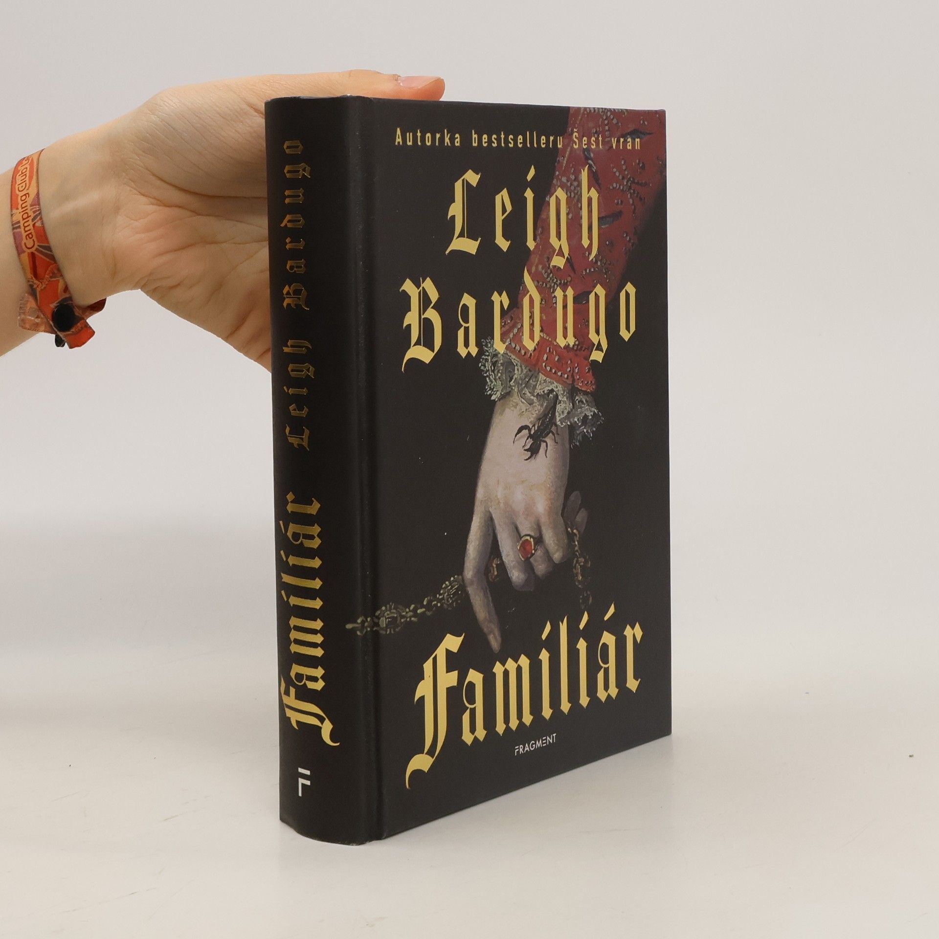 Leigh Bardugo Familiár