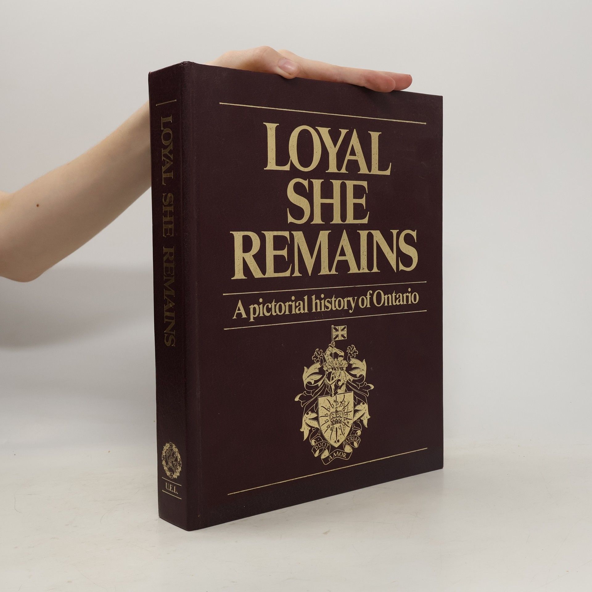 kolektiv Loyal She Remains