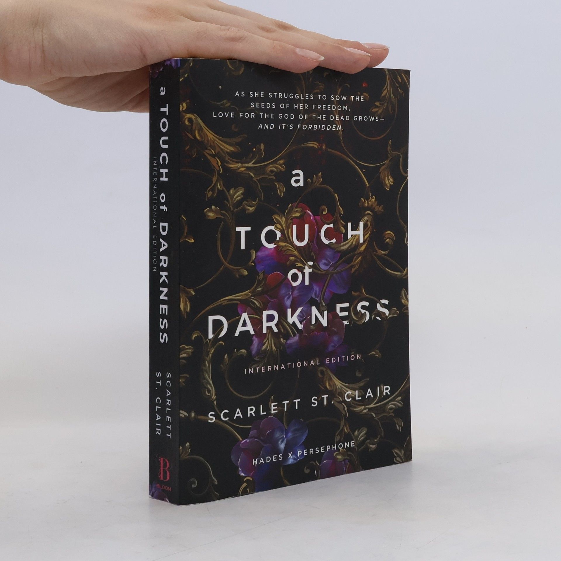 Scarlett St. Clair A Touch of Darkness