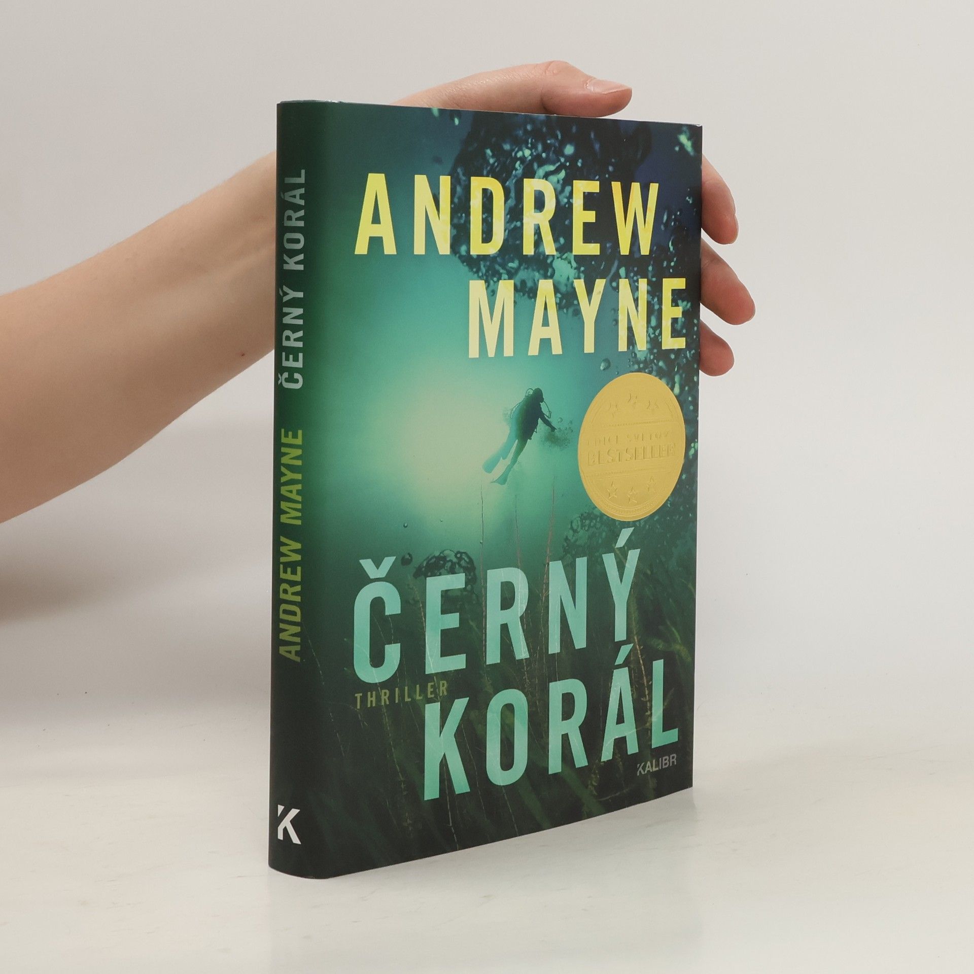 Andrew Mayne Černý korál