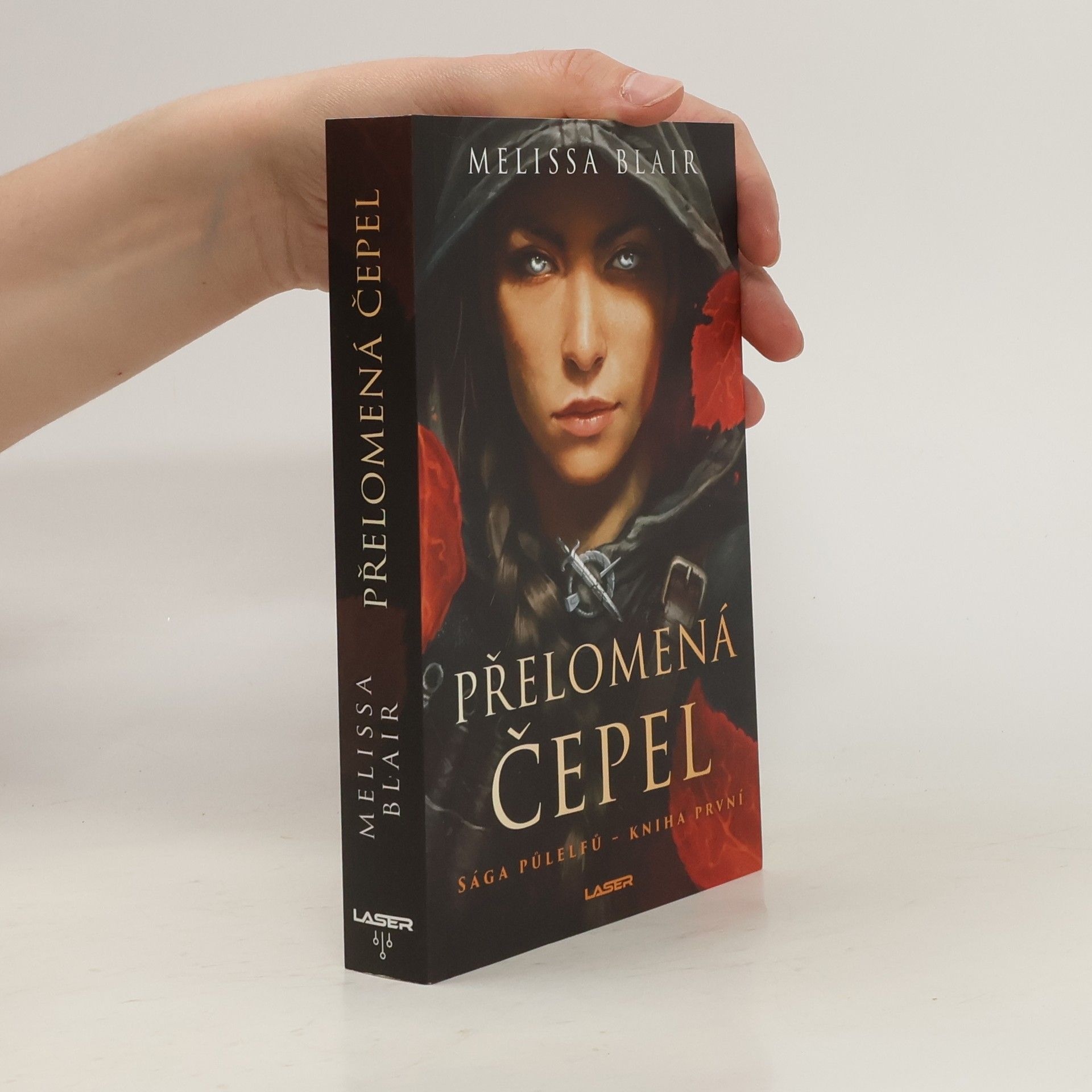 Melissa Blair Sága půlelfů 1. Přelomená čepel