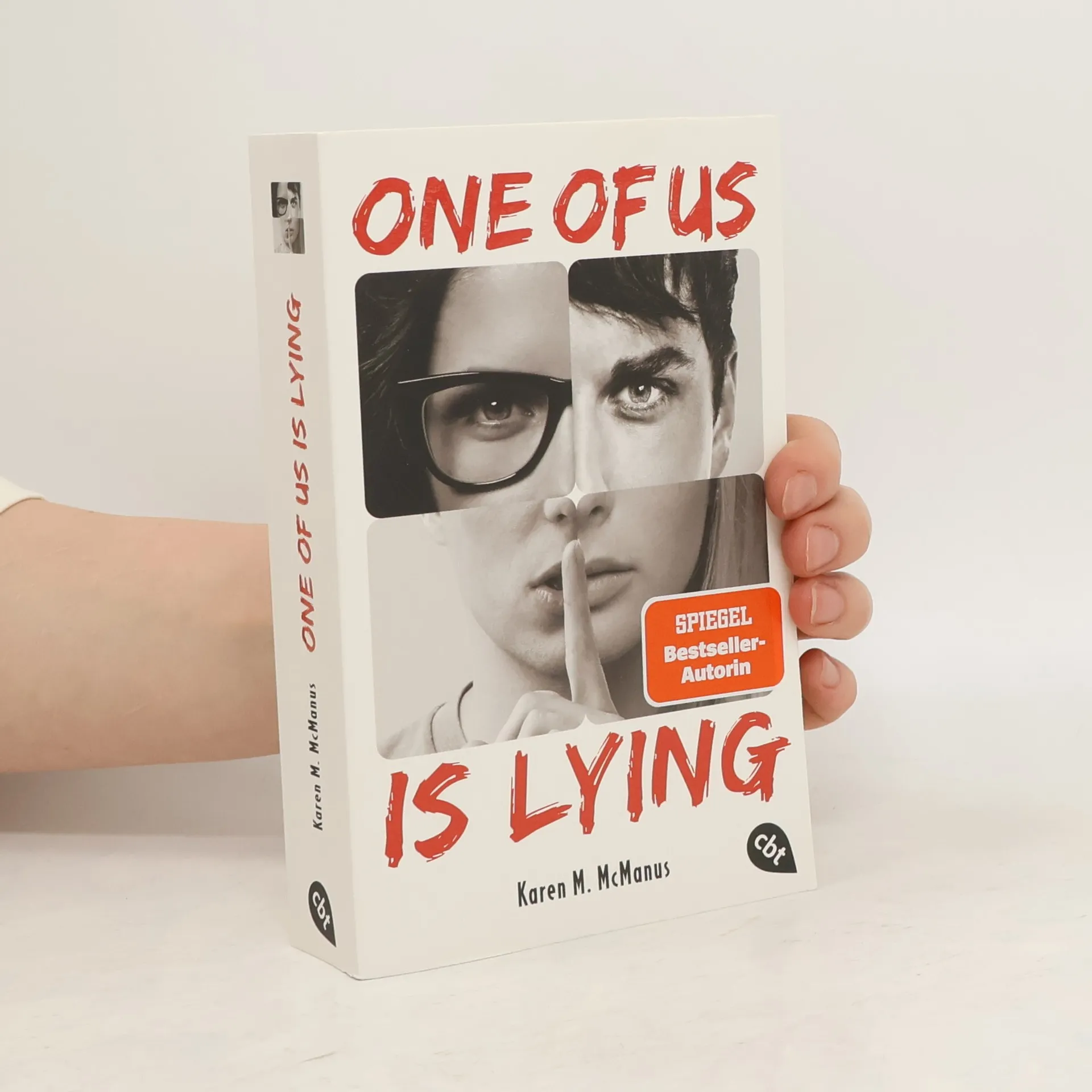 One of us is lying | Book | Karen M. McManus | DE