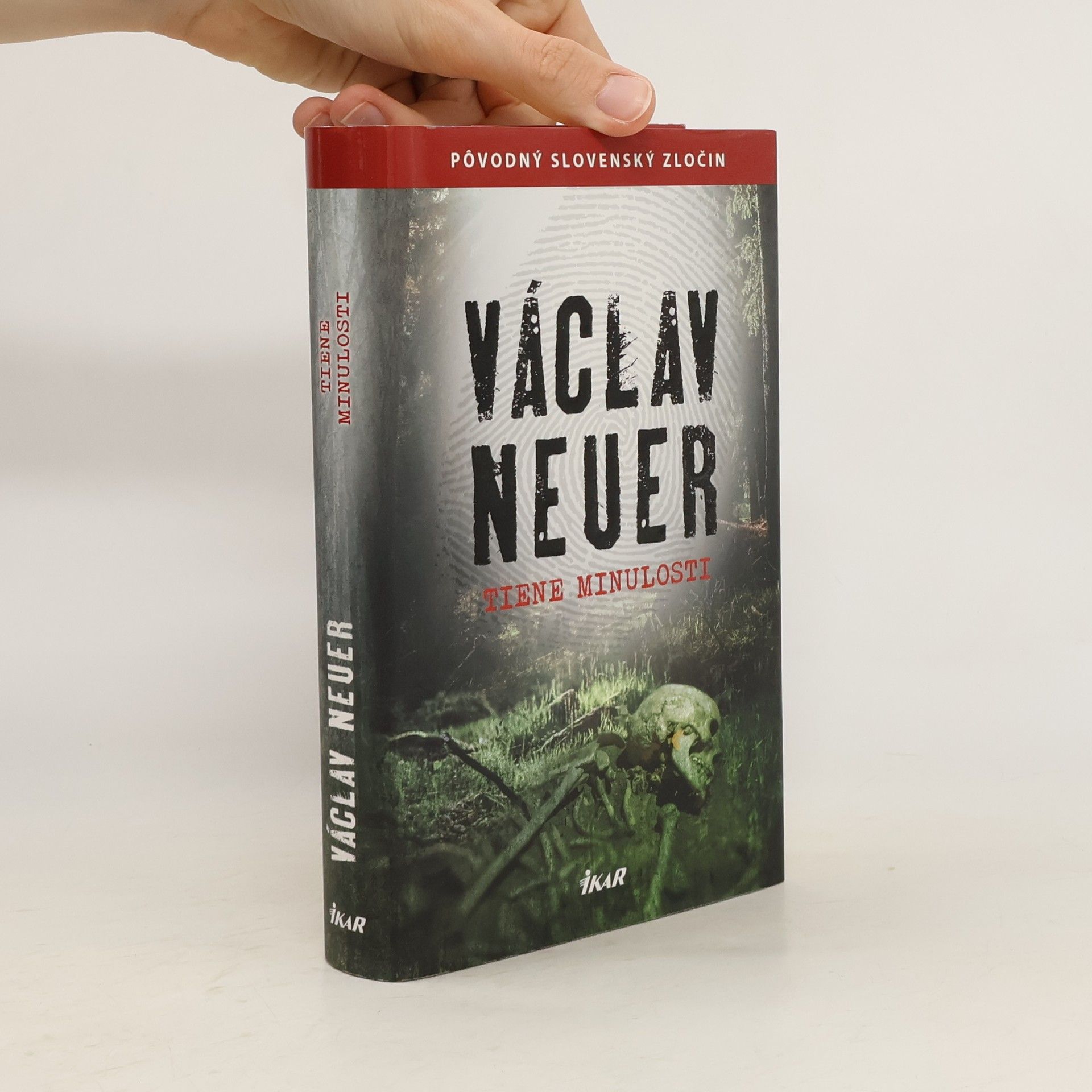 Václav Neuer Tiene minulosti