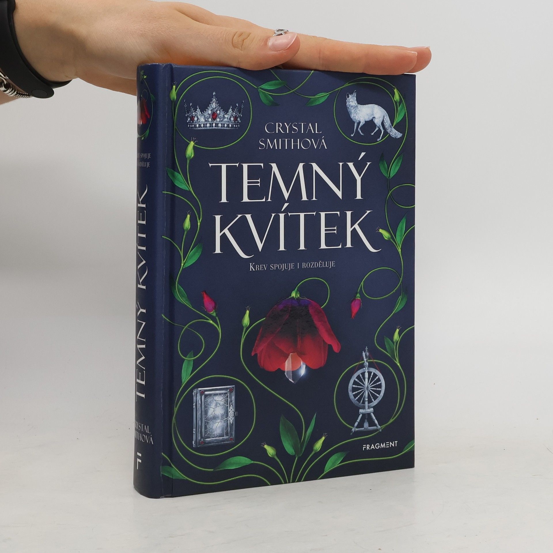 Crystal Smith Temný kvítek
