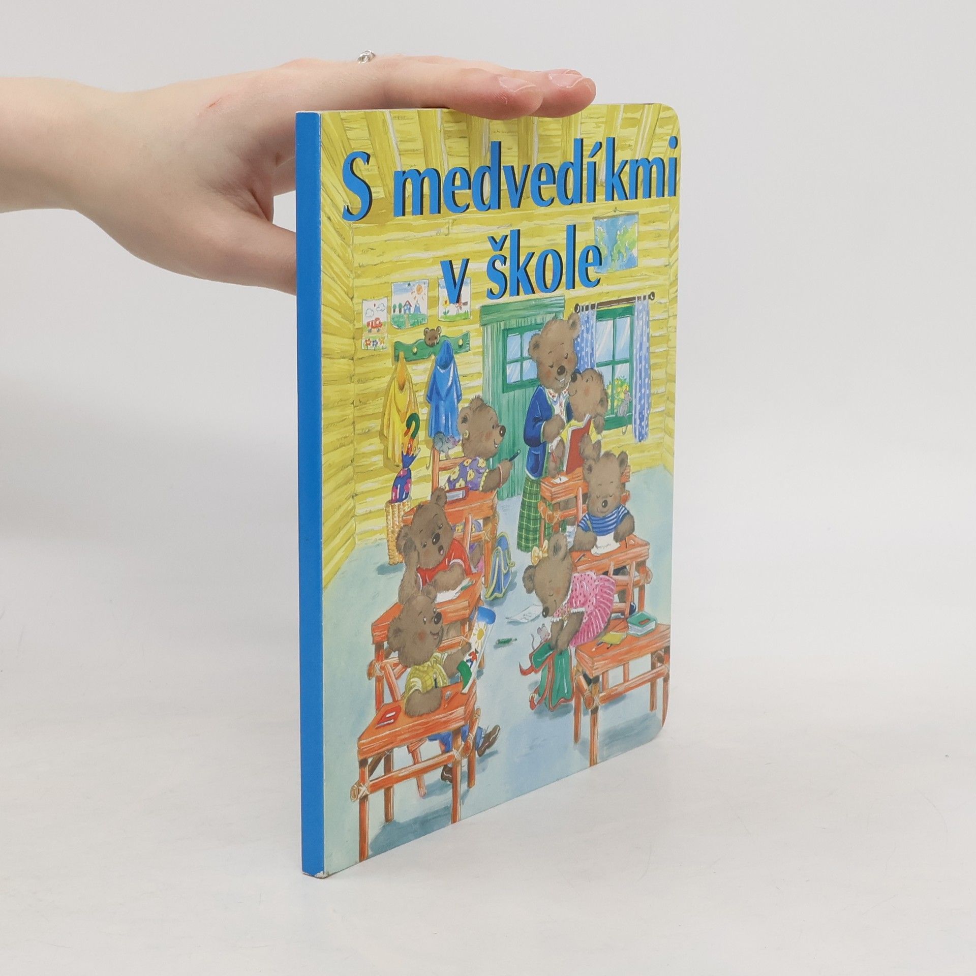 Collective S medvedíkmi v škole