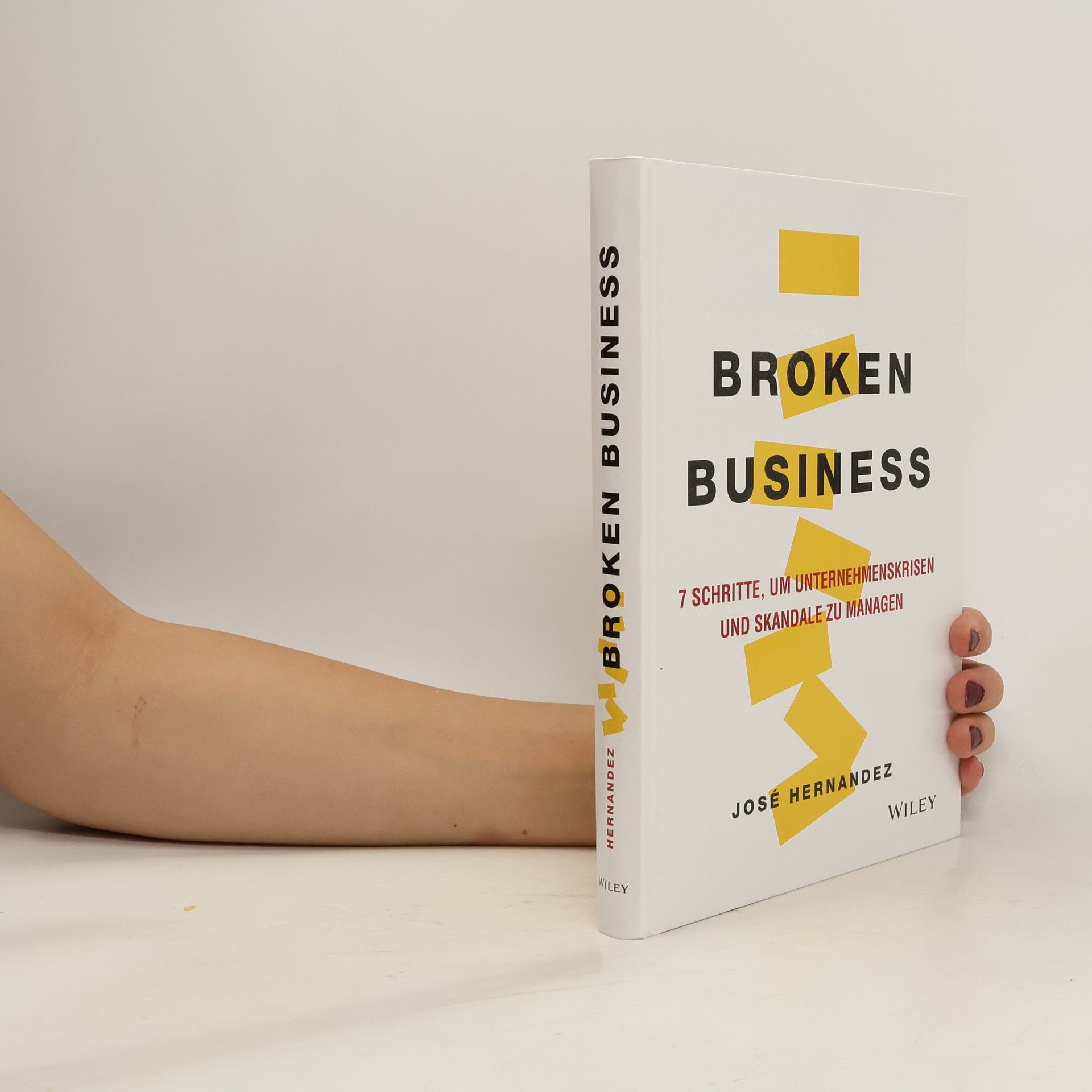 José Hernández Broken Business
