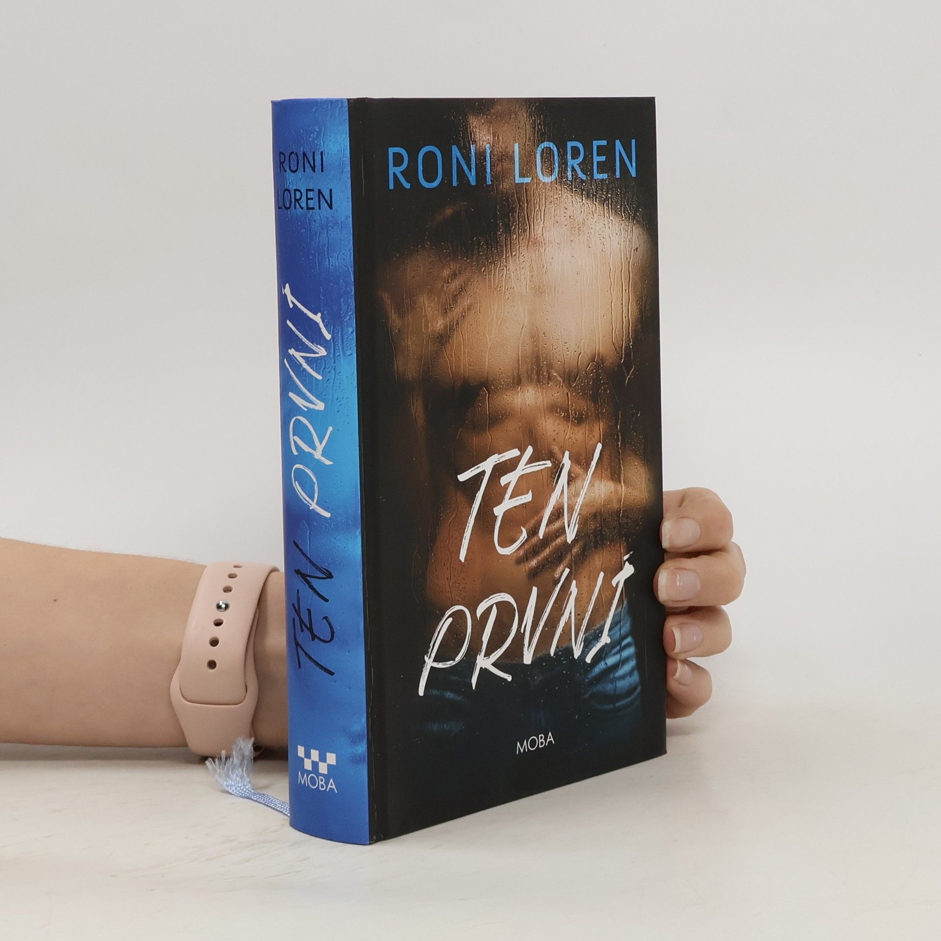 Roni Loren Ten první