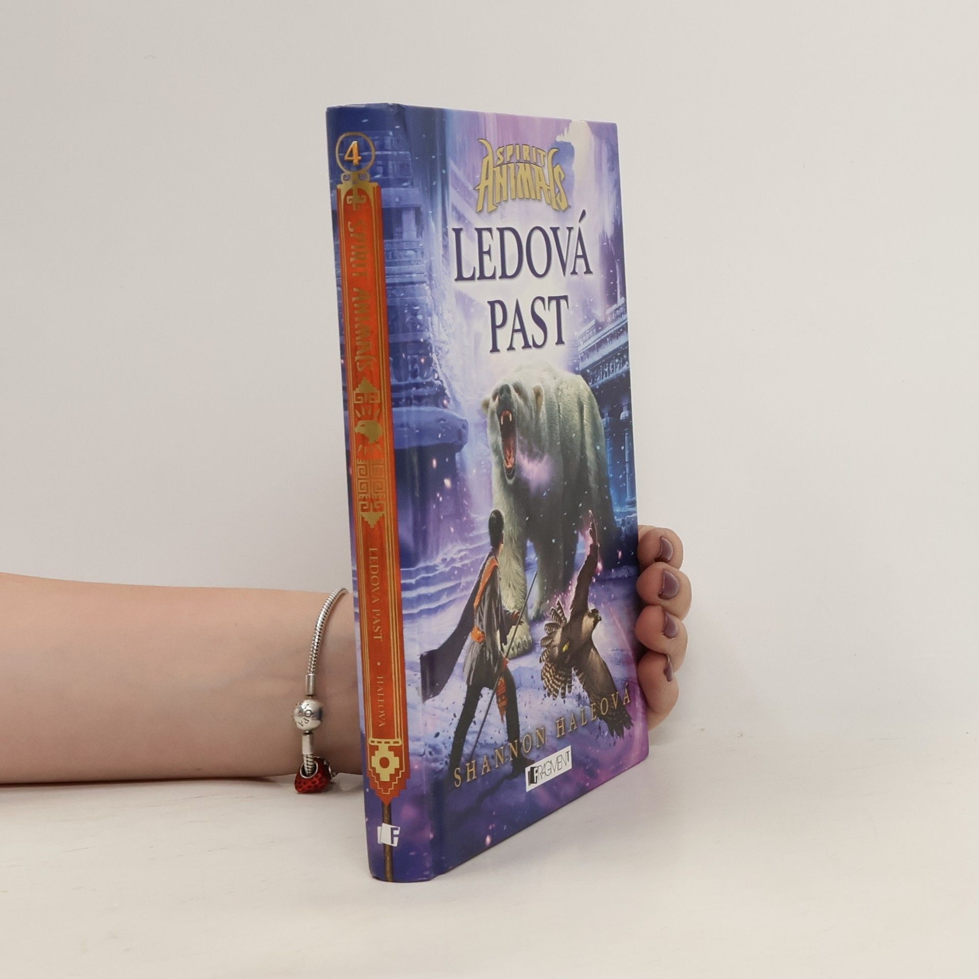 Shannon Hale Ledová past