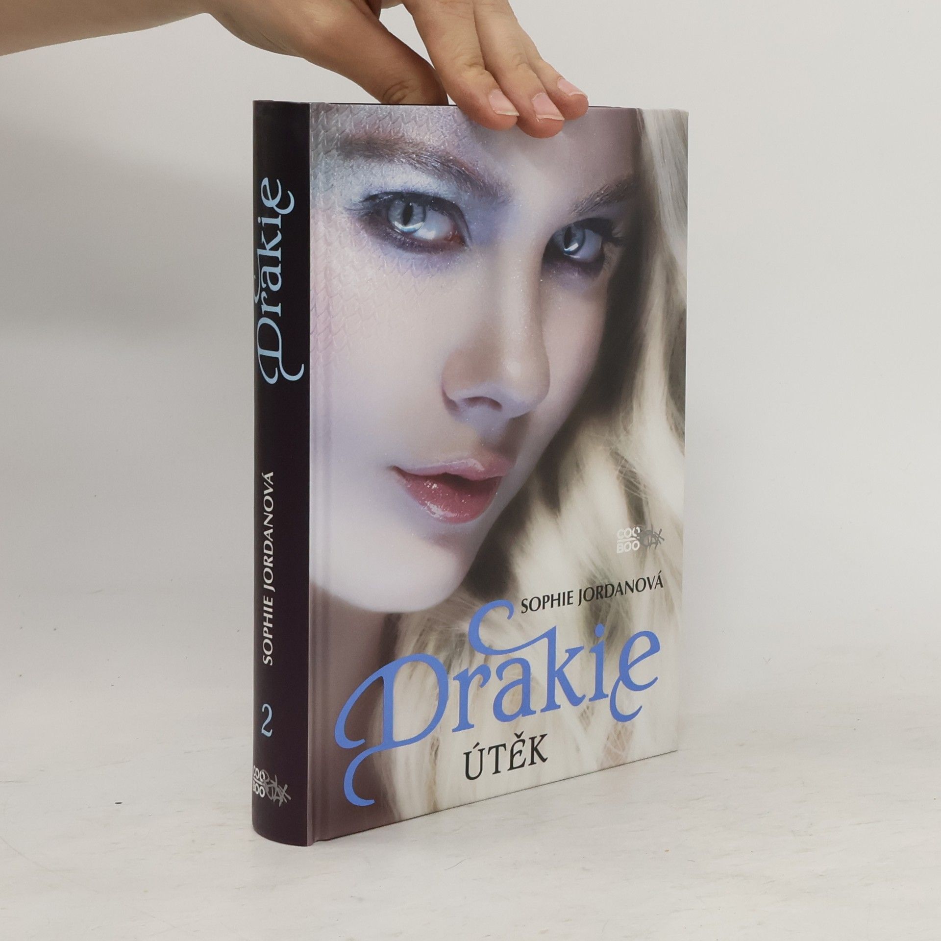 Sophie Jordan Drakie. Útěk