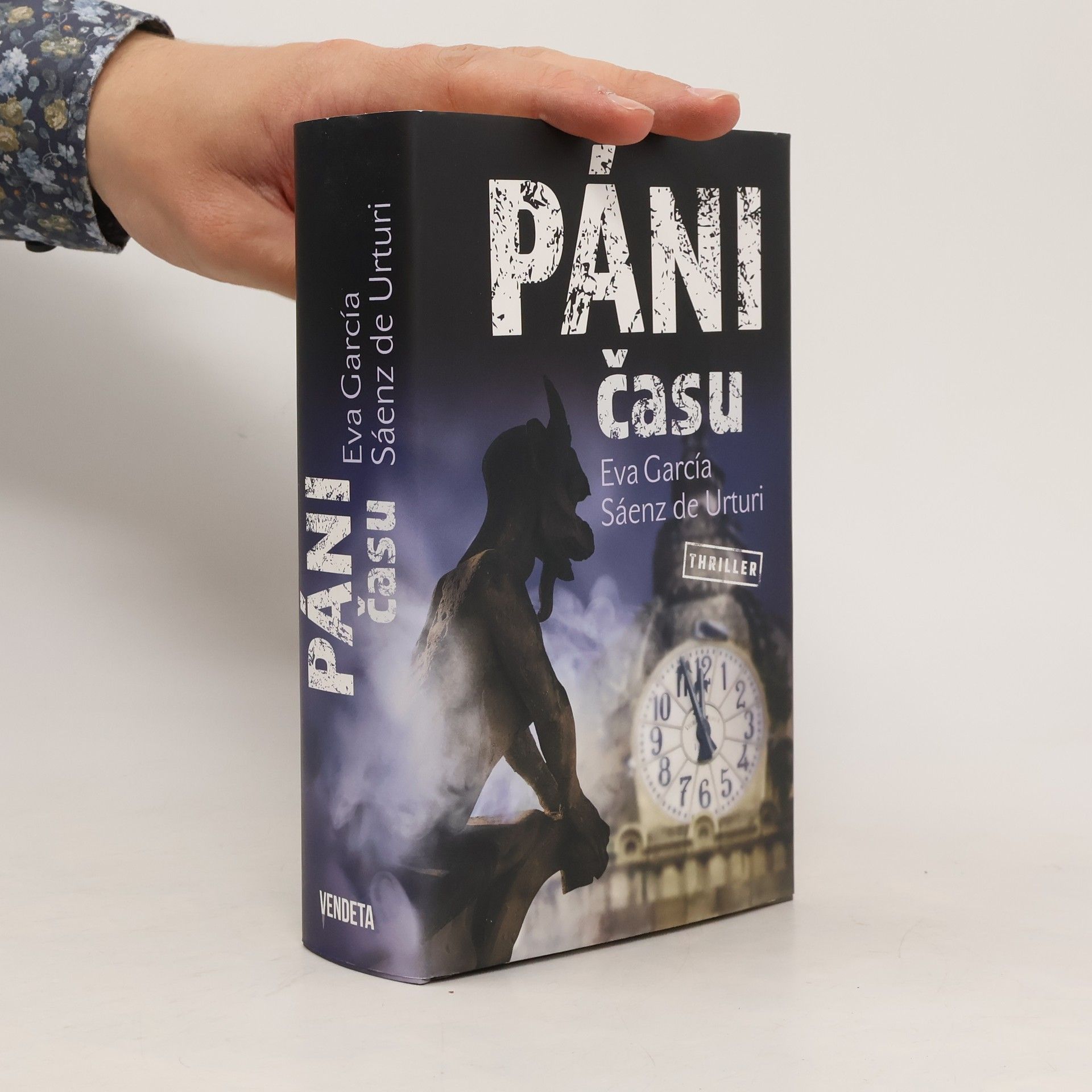 Eva García Sáenz Páni času