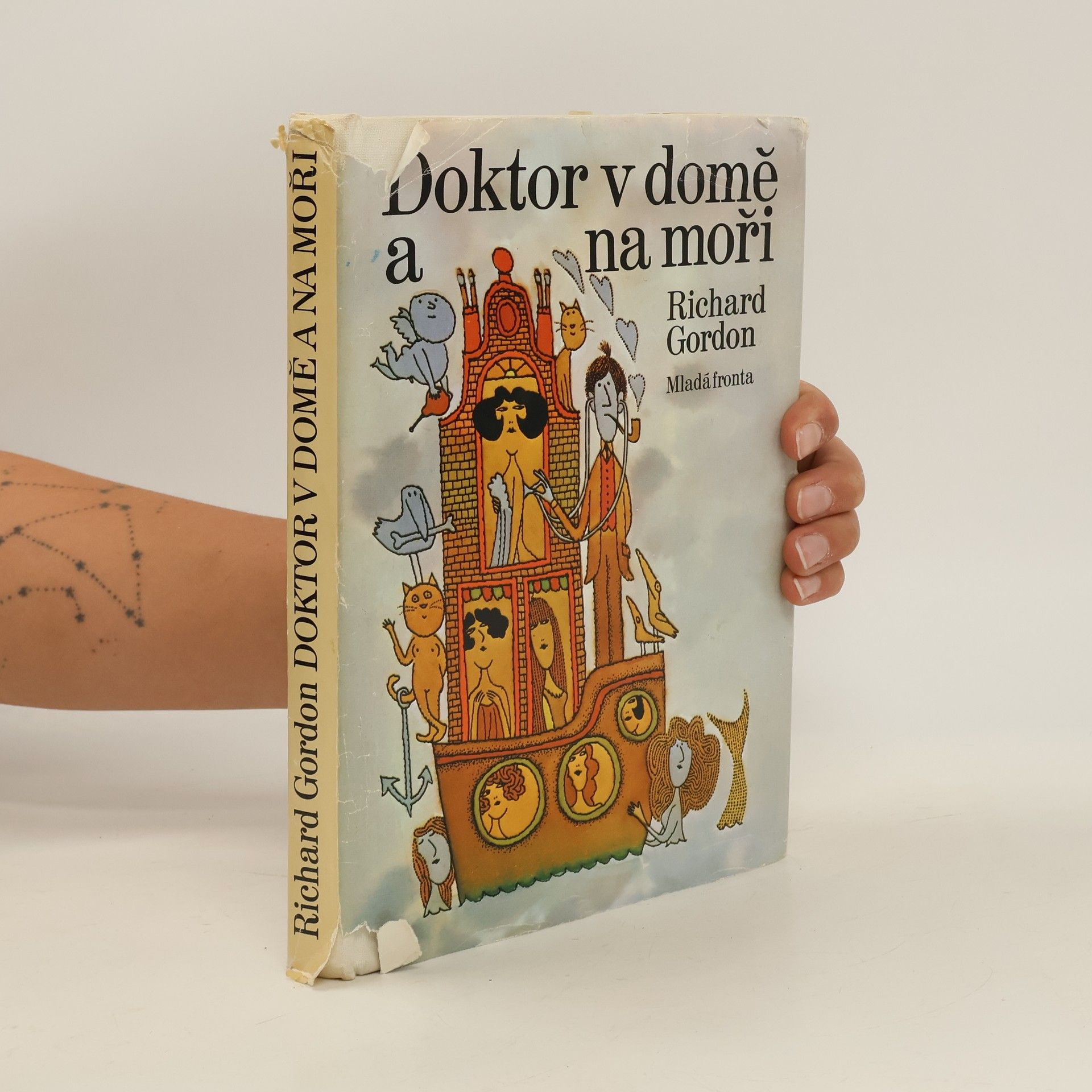 Richard Gordon Doktor v domě a na moři