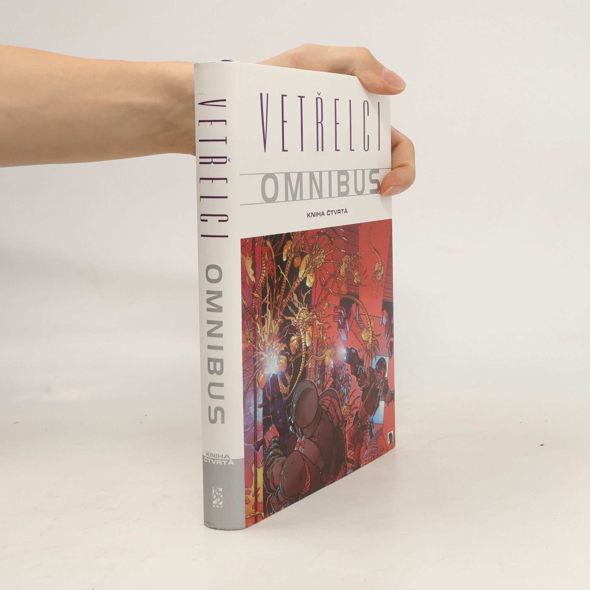 Martina D. Antonínová Vetřelci omnibus. Kniha čtvrtá