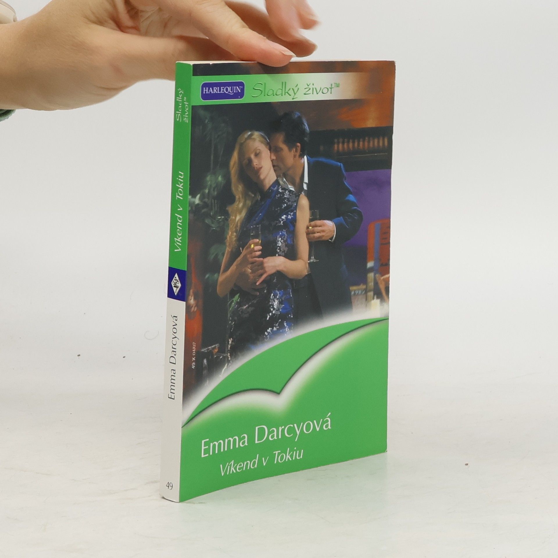 Emma Darcy Víkend v Tokiu