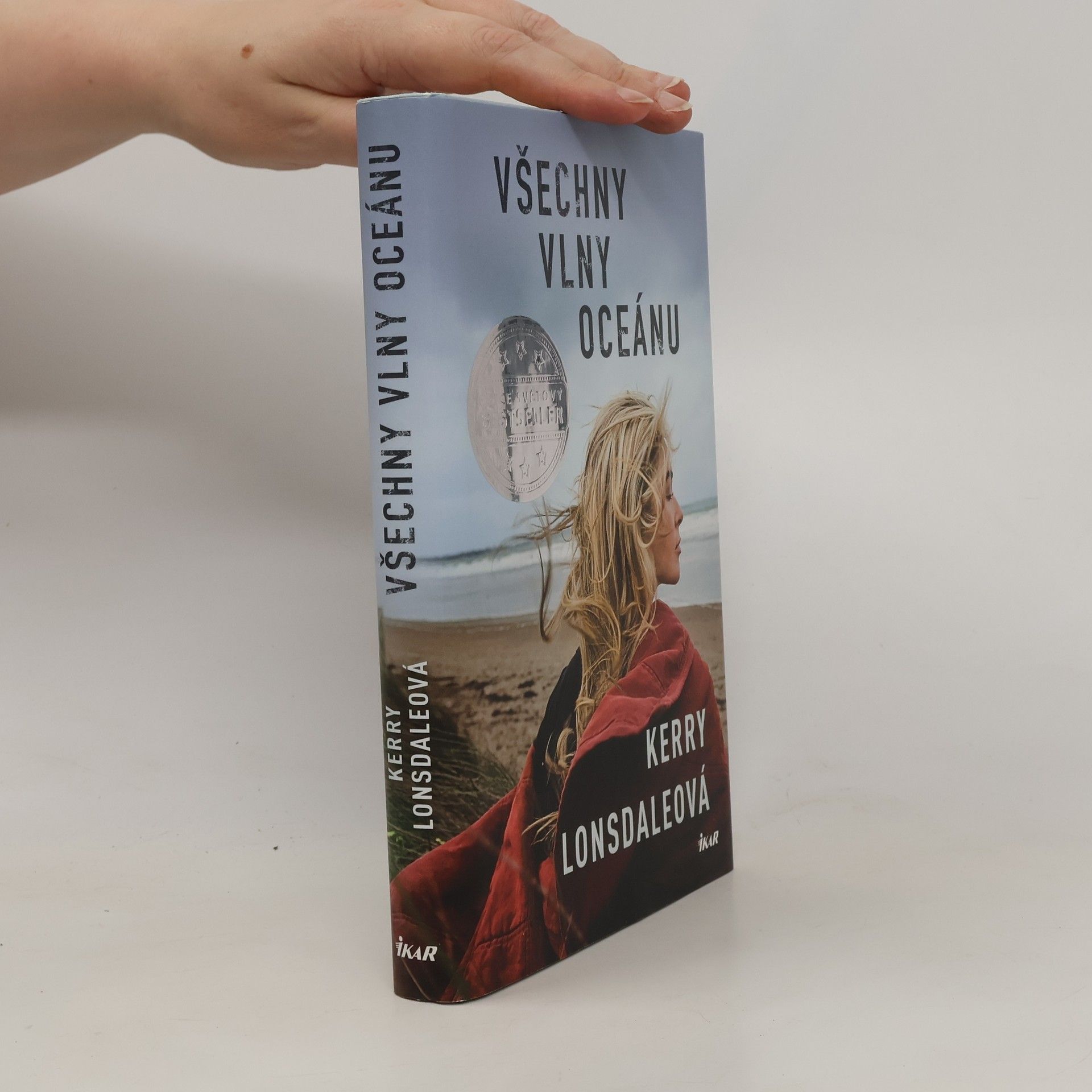 Kerry Lonsdale Všechny vlny oceánu