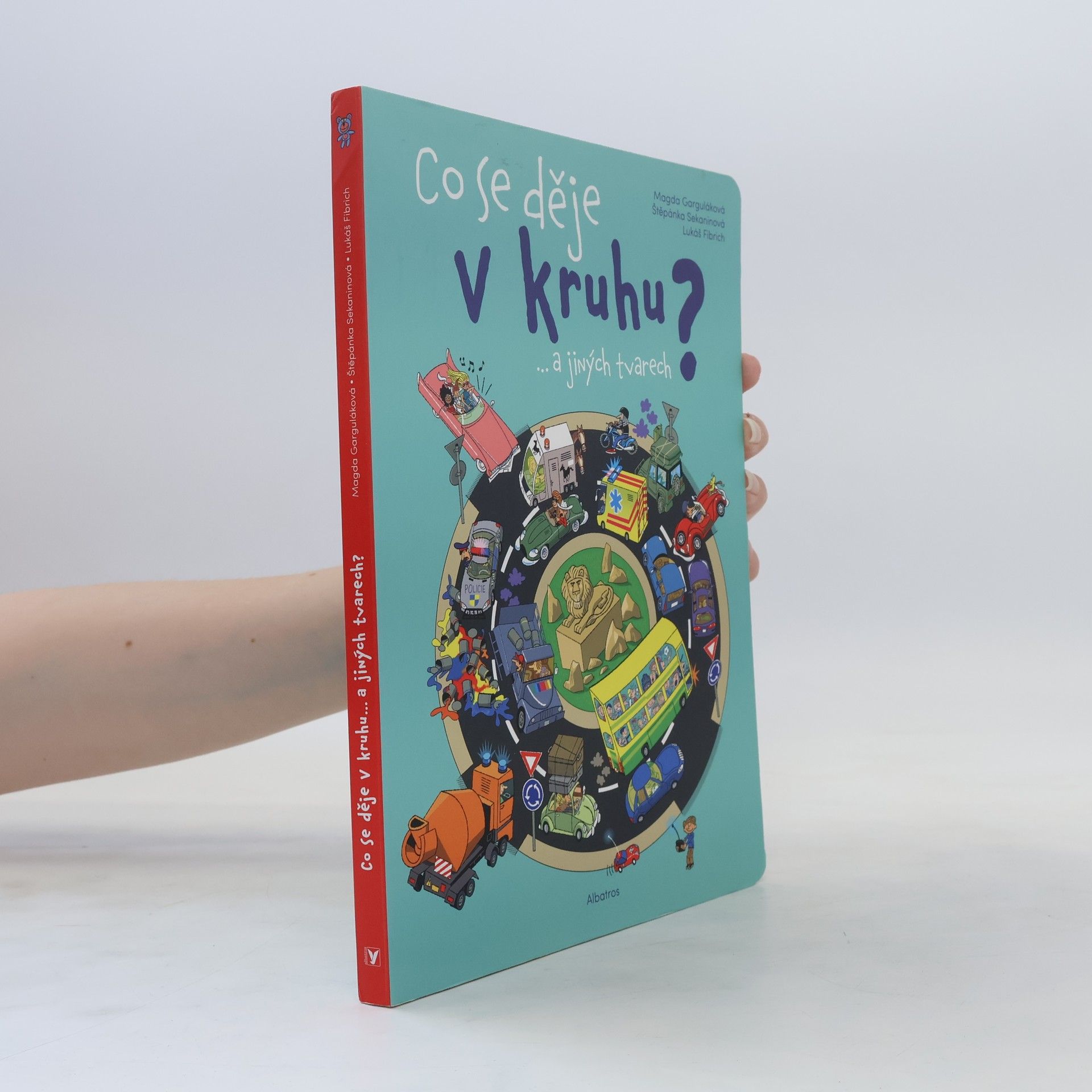 Co se děje v kruhu?