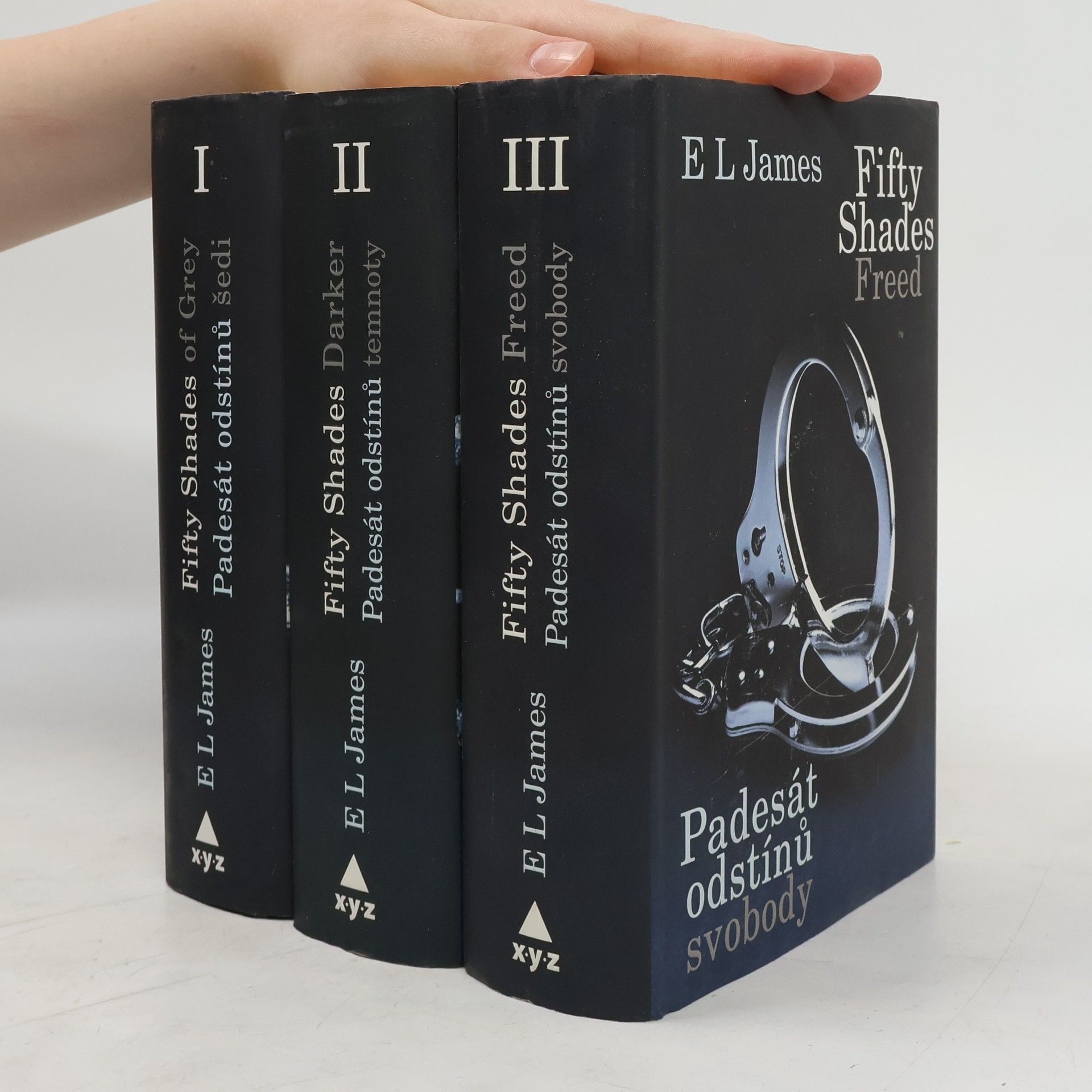 E. L. James Padesát odstínů 1-3