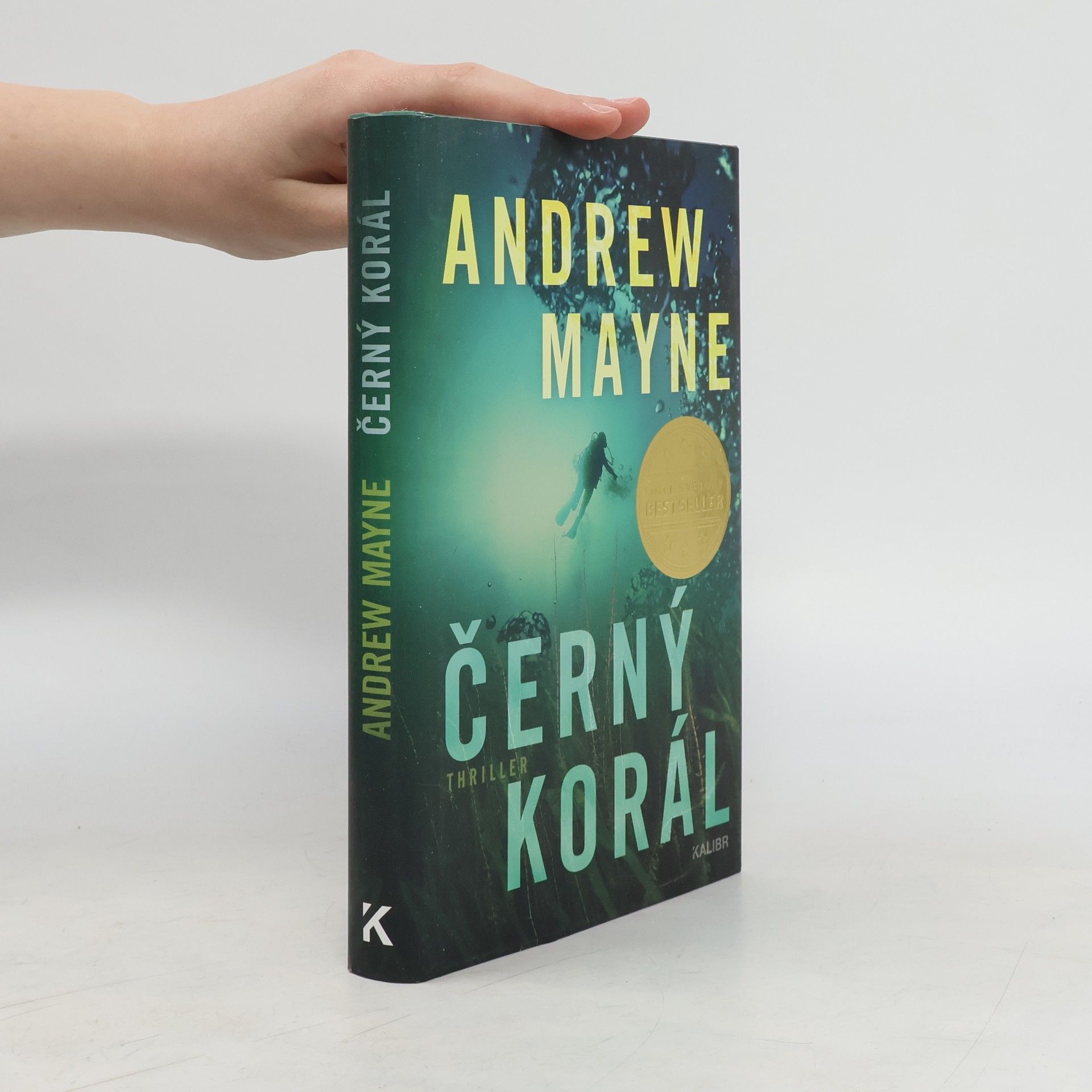 Andrew Mayne Černý korál