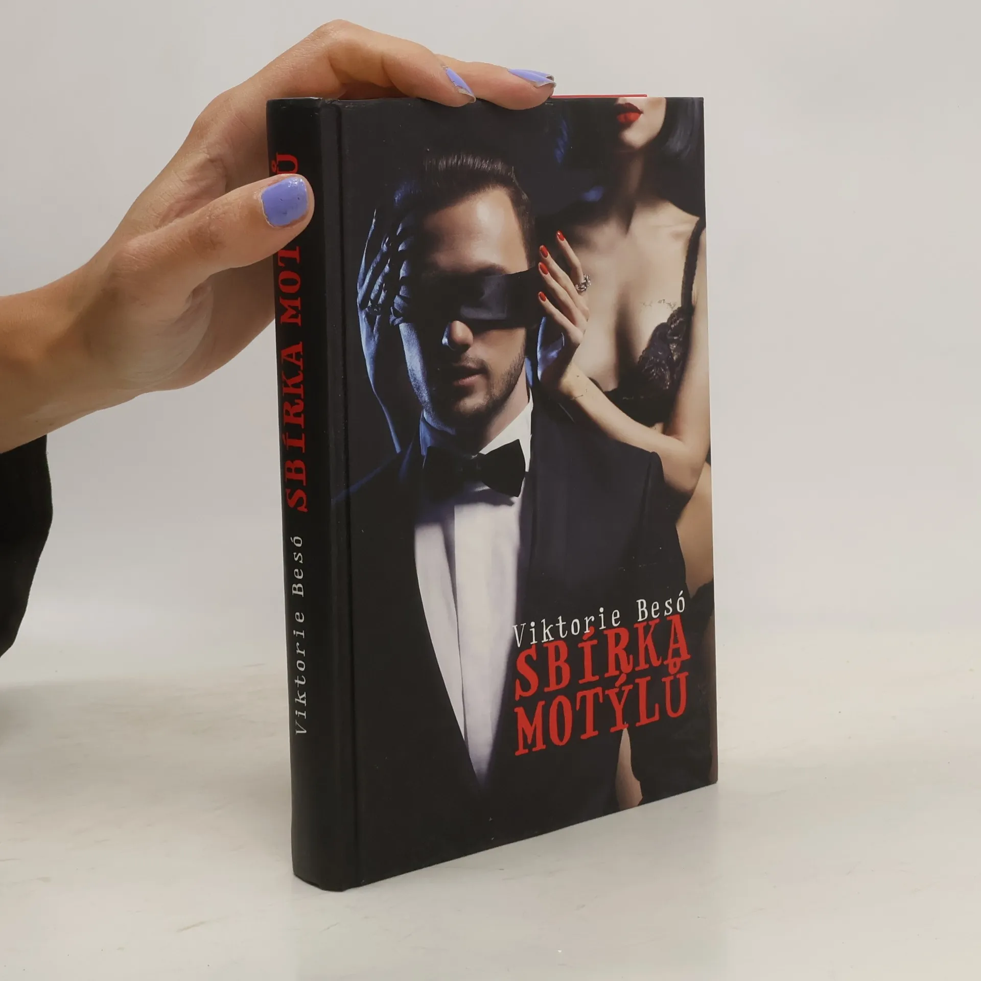 Sbírka motýlů | Book | Hardcover | Viktorie Besó | CS