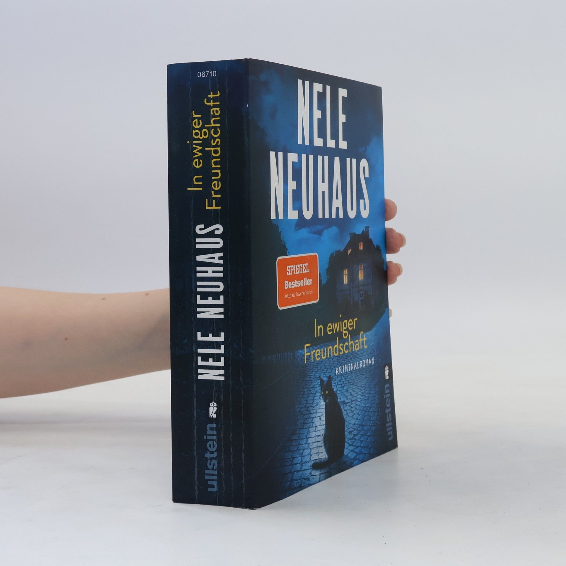 Nele Neuhaus In ewiger Freundschaft : Kriminalroman