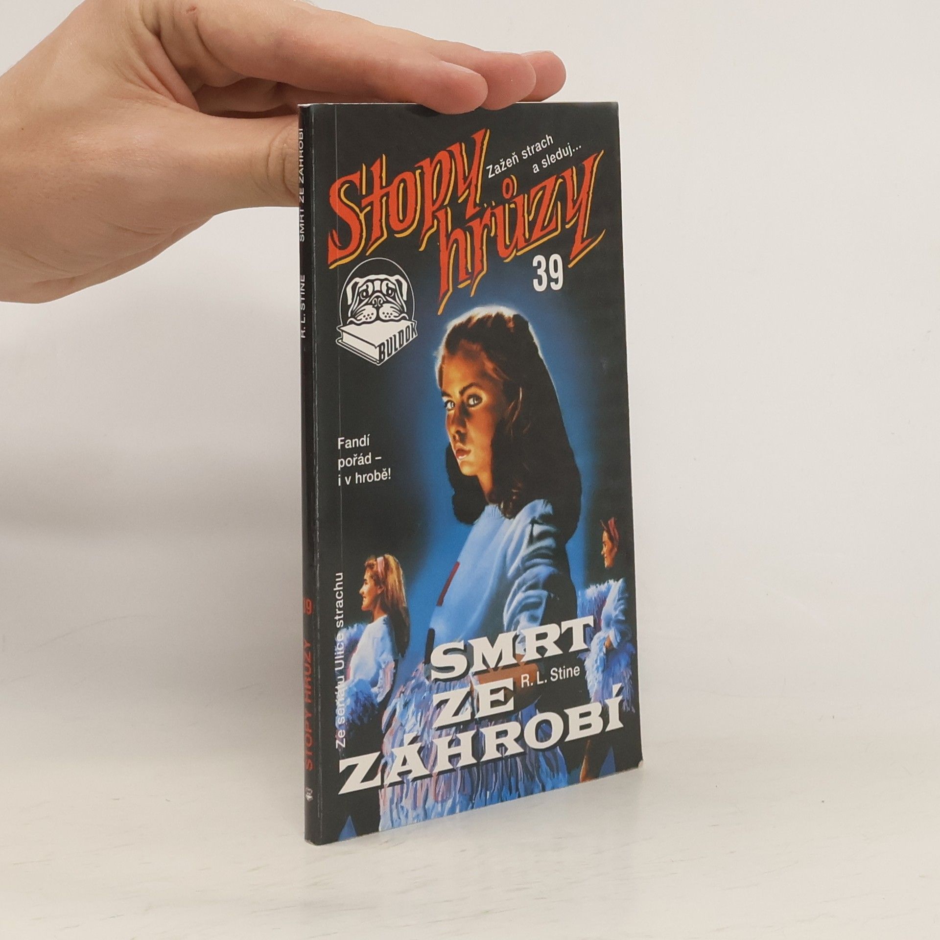 R. L. Stine Smrt ze záhrobí. Stopy hrůzy 39