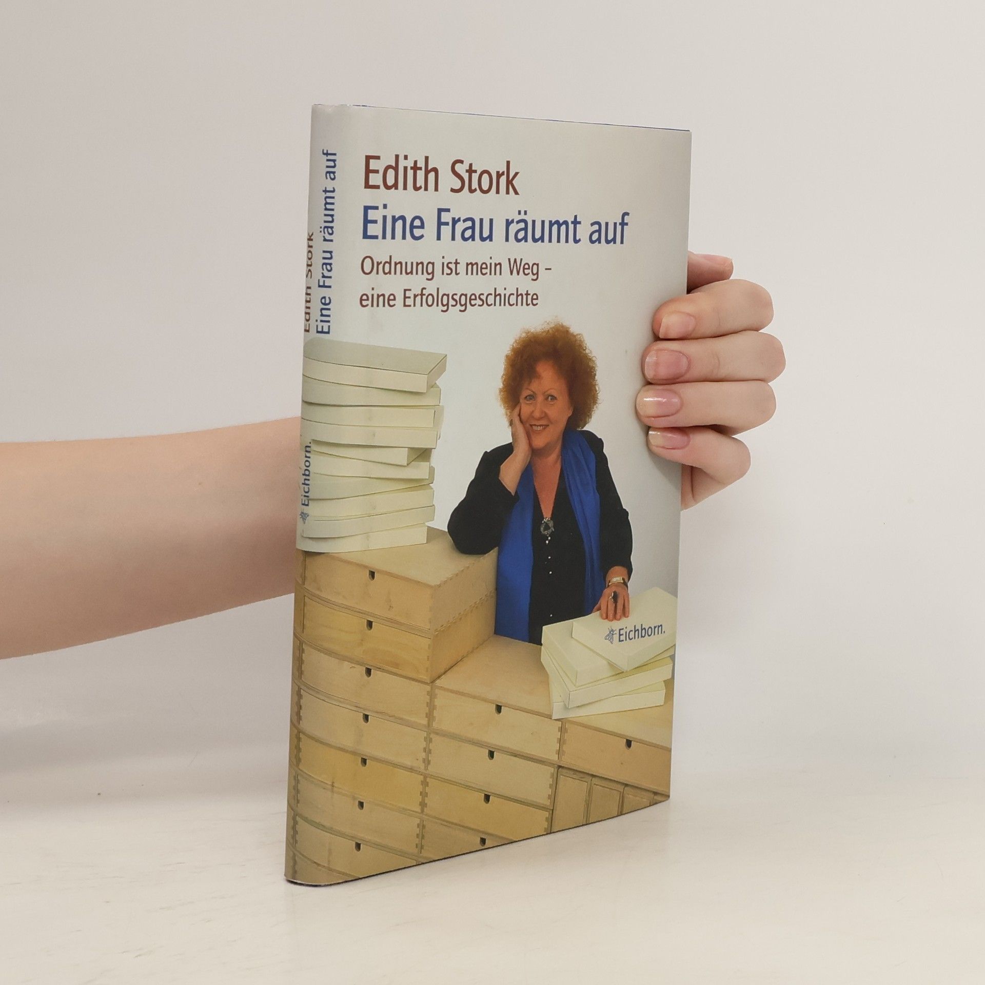 Edith Stork Eine Frau räumt auf