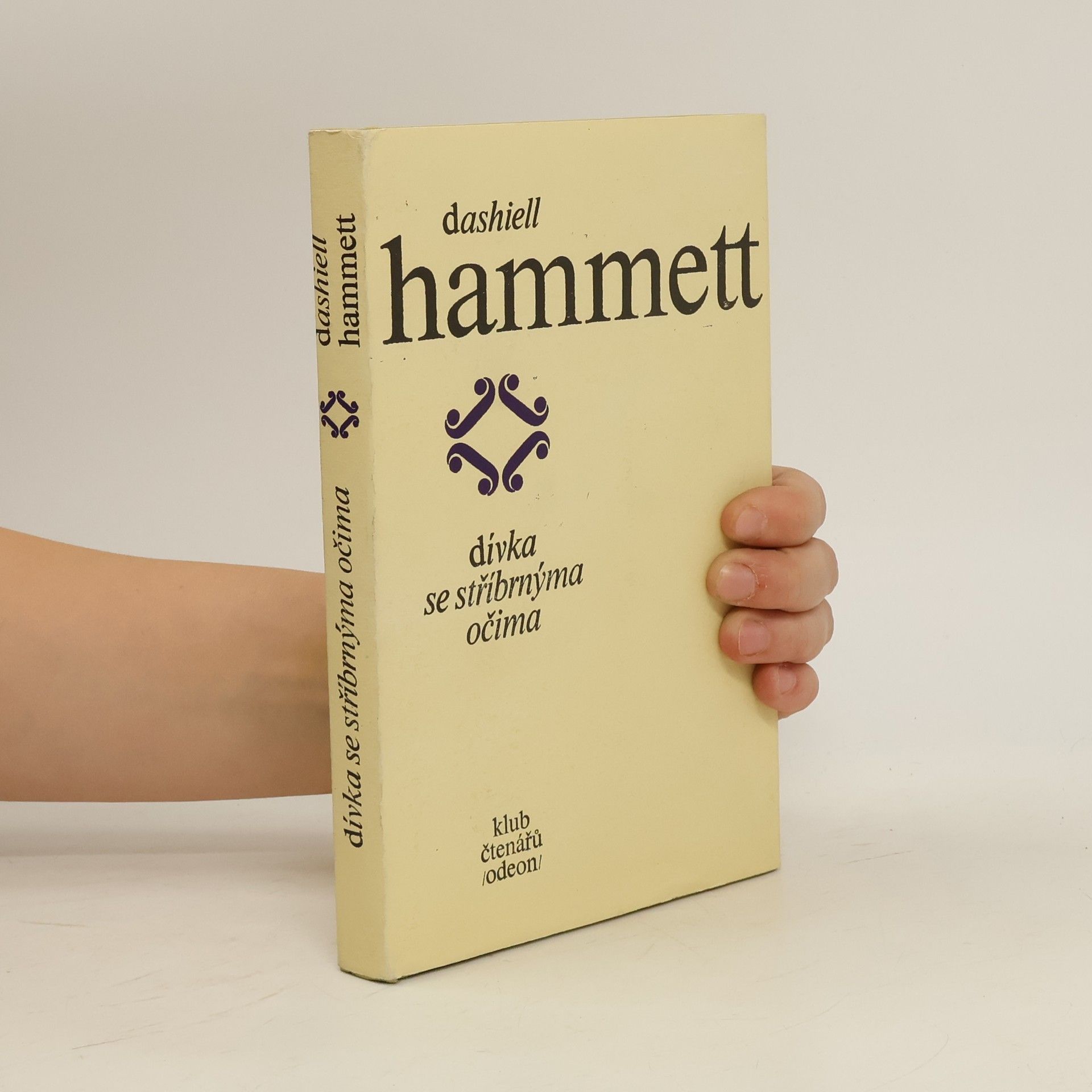 Dashiell Hammett Dívka se stříbrnýma očima